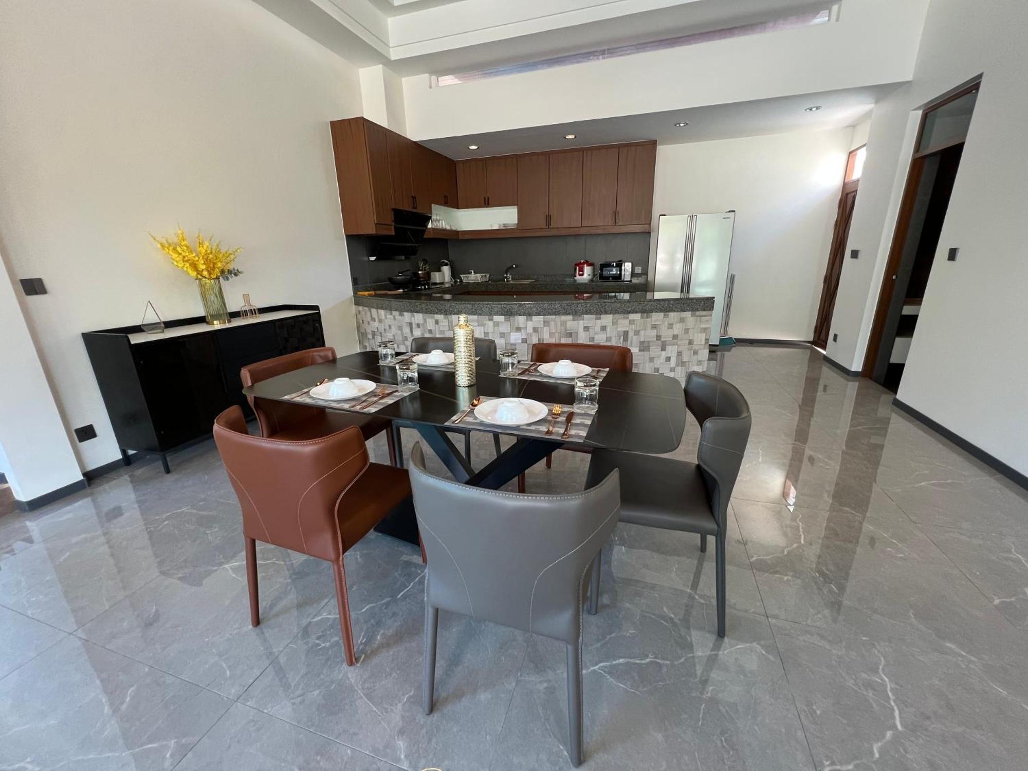 Villa 奢华泳池花园别墅步行到海滩 Phuket