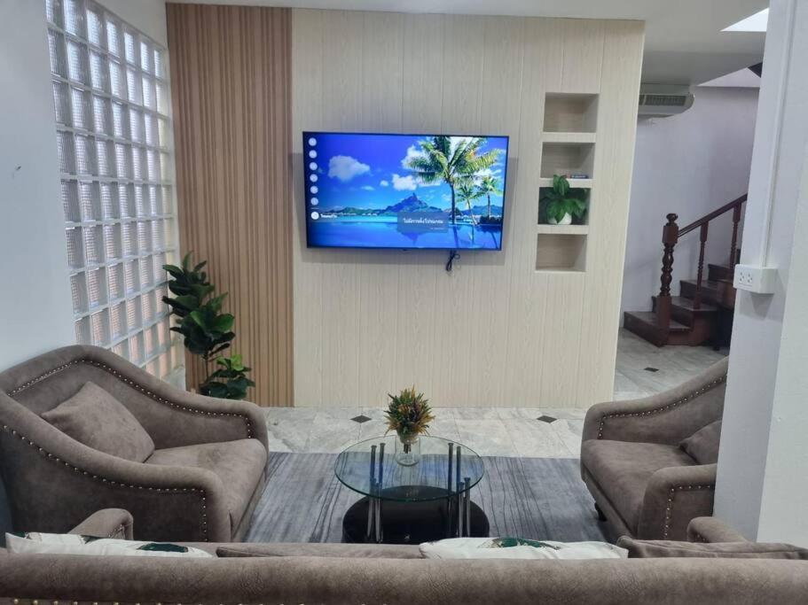 Cozy 4 Bedrooms Patong,7mins. Walk Beach/10mns.bangla Rd Villa Patong