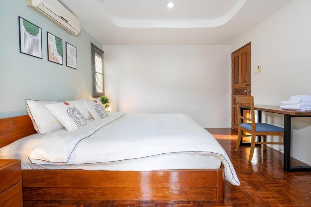 Cozy 4 Bedrooms Patong,7mins. Walk Beach/10mns.bangla Rd Villa *