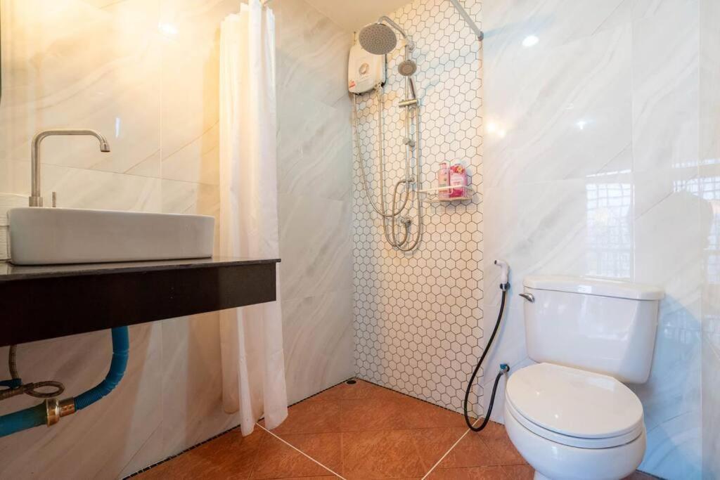 Cozy 4 Bedrooms Patong,7mins. Walk Beach/10mns.bangla Rd Patong