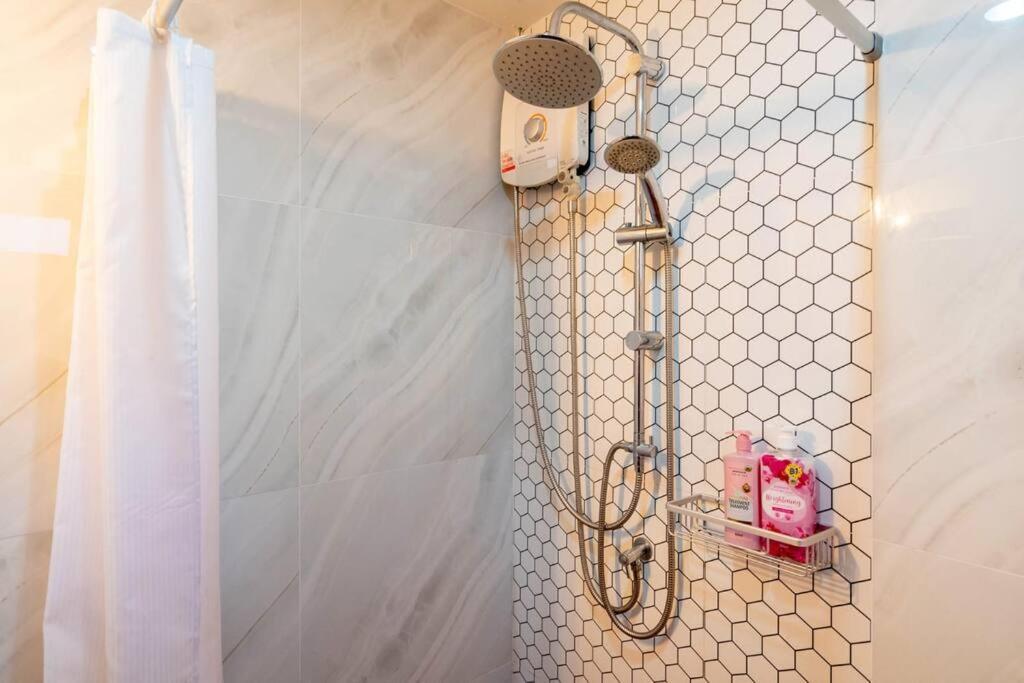 Cozy 4 Bedrooms Patong,7mins. Walk Beach/10mns.bangla Rd Patong