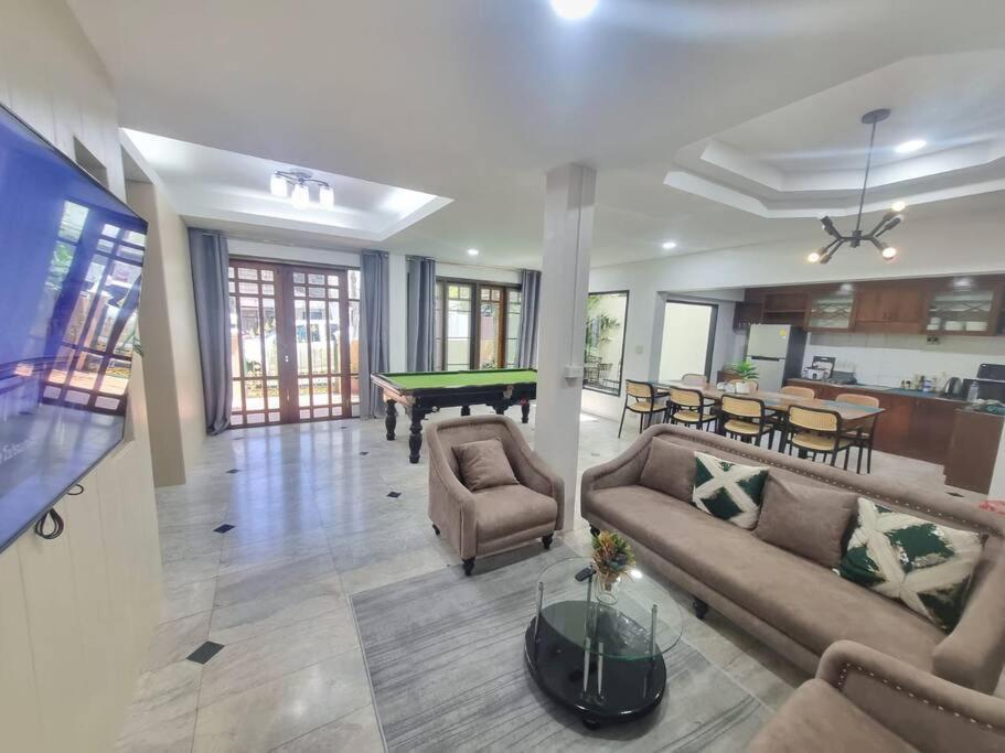 Cozy 4 Bedrooms Patong,7mins. Walk Beach/10mns.bangla Rd