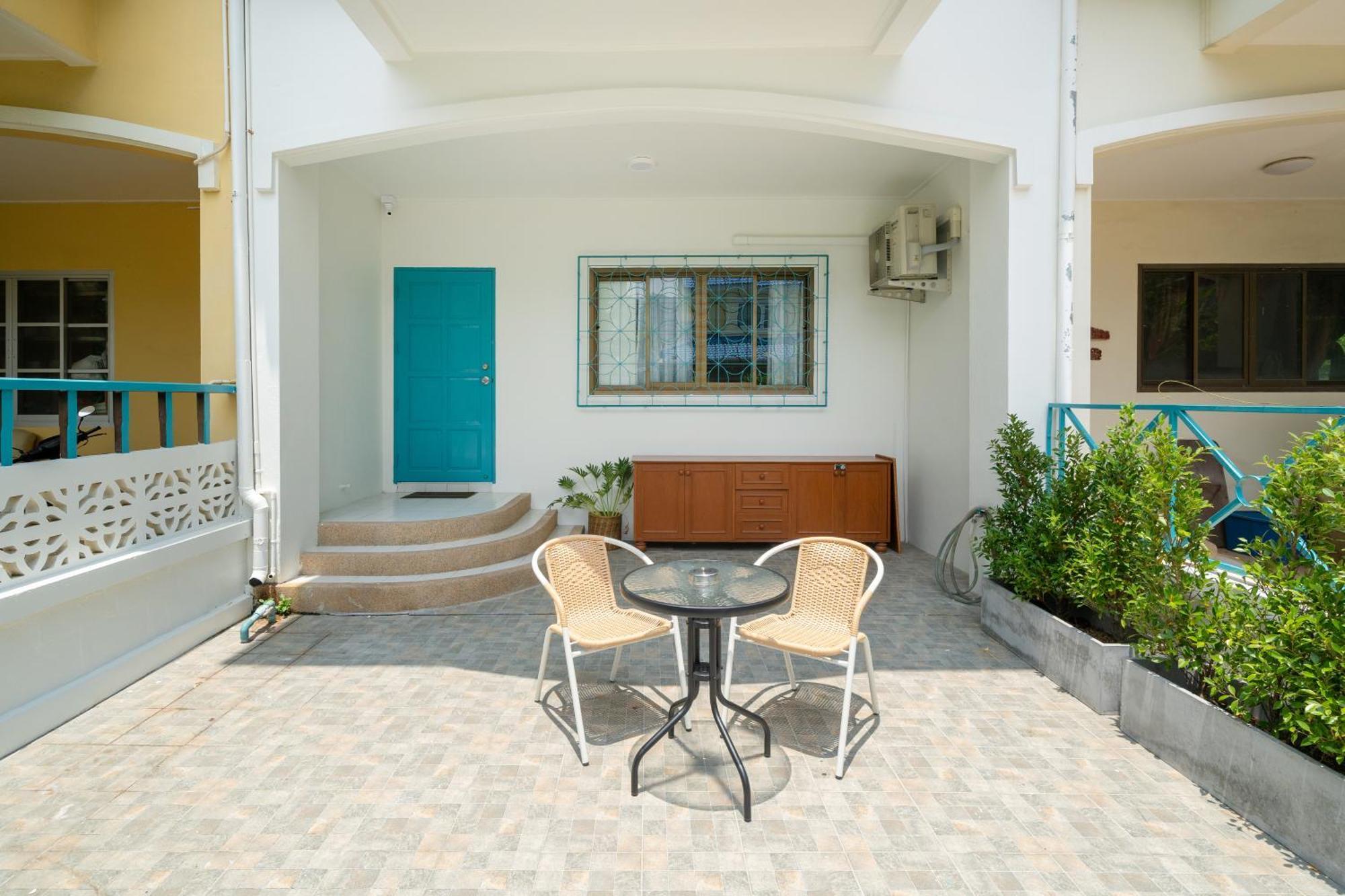 Holiday home 5 Mins Walk Bangla,beach,3br
