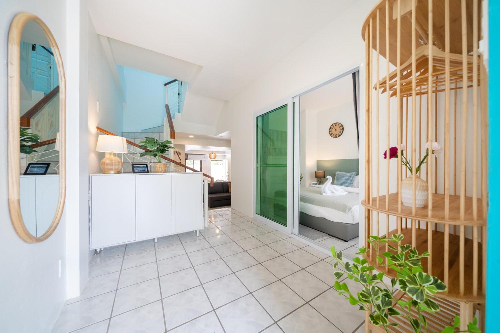 5 Mins Walk Bangla,beach,3br Holiday home Patong