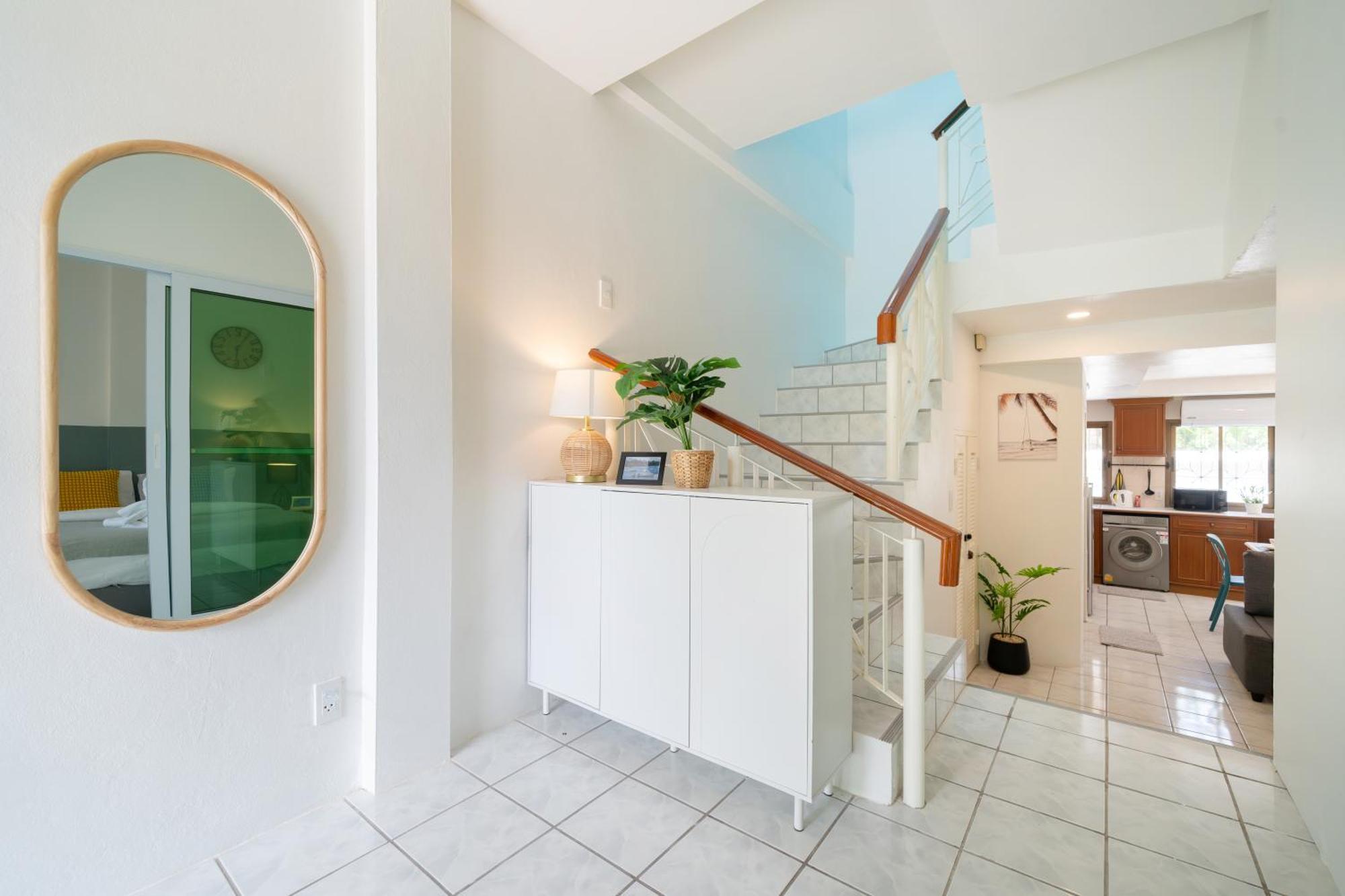 Holiday home 5 Mins Walk Bangla,beach,3br *