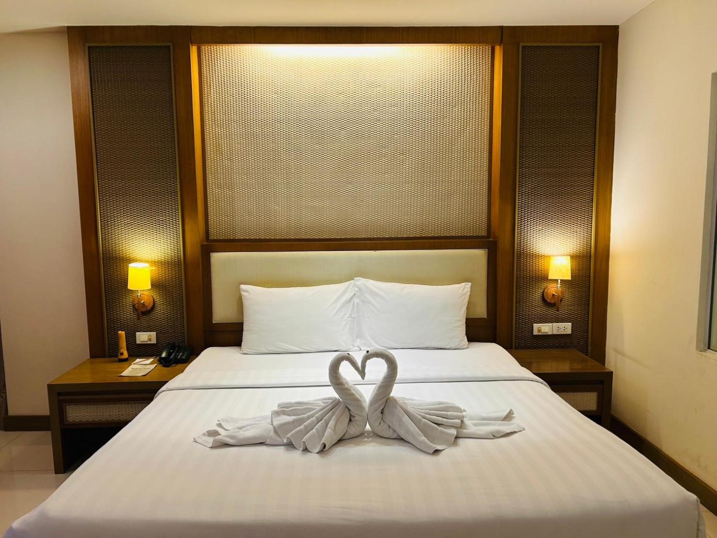 Ashlee Plaza & 4* Patong