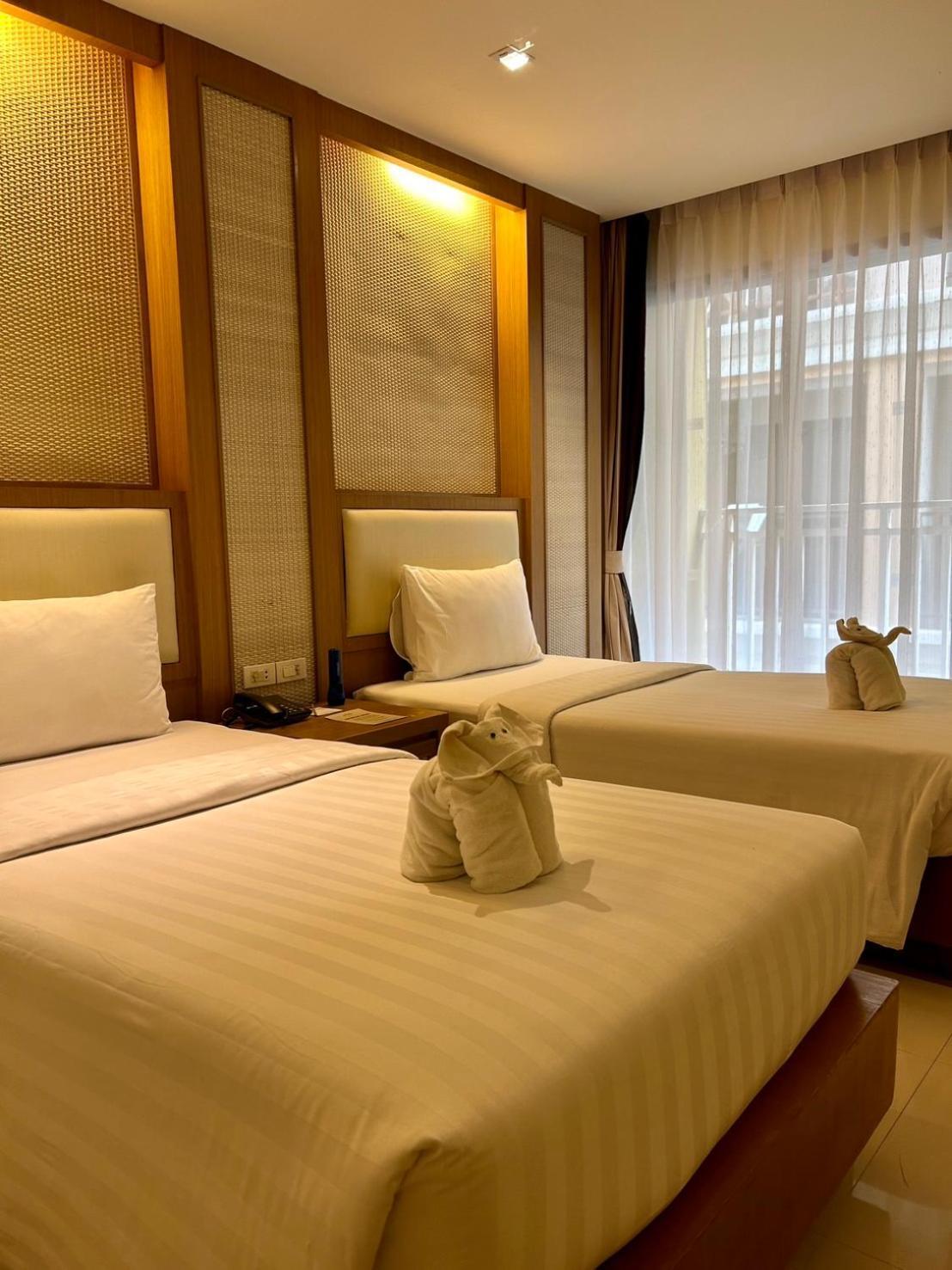 Hotel Ashlee Plaza & 4*