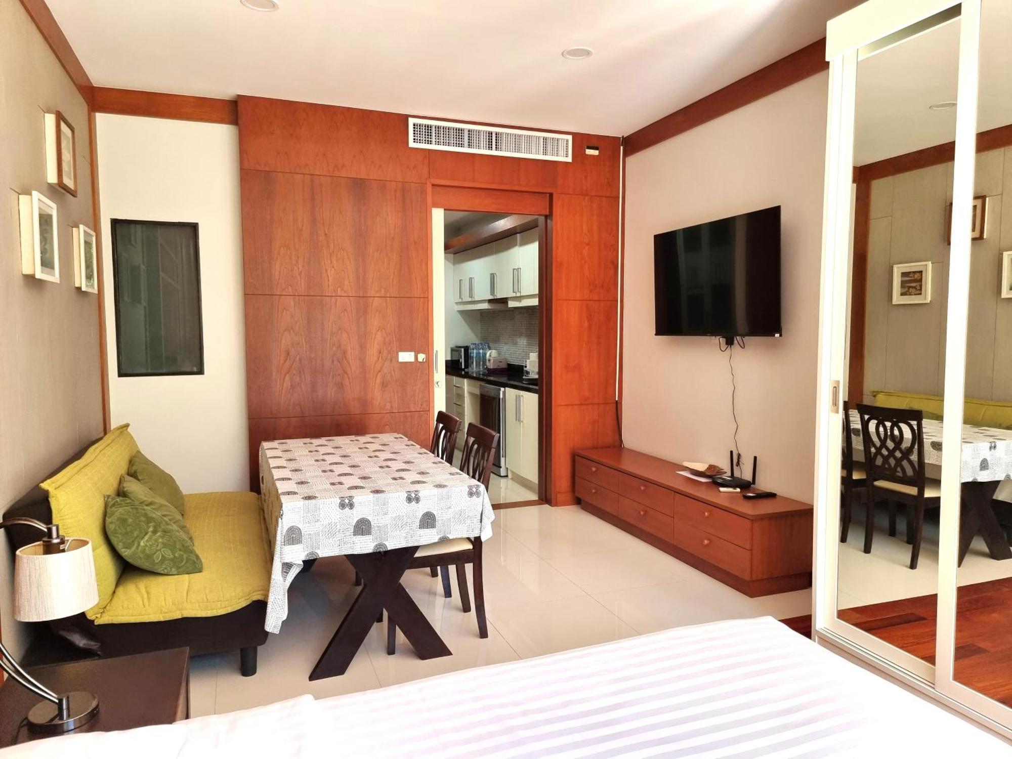 Q Apartment *