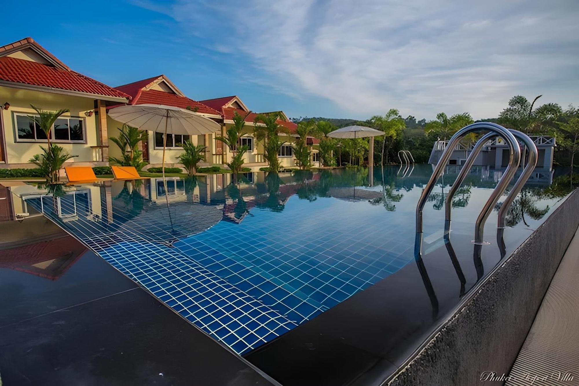 Airport Hotel 3*