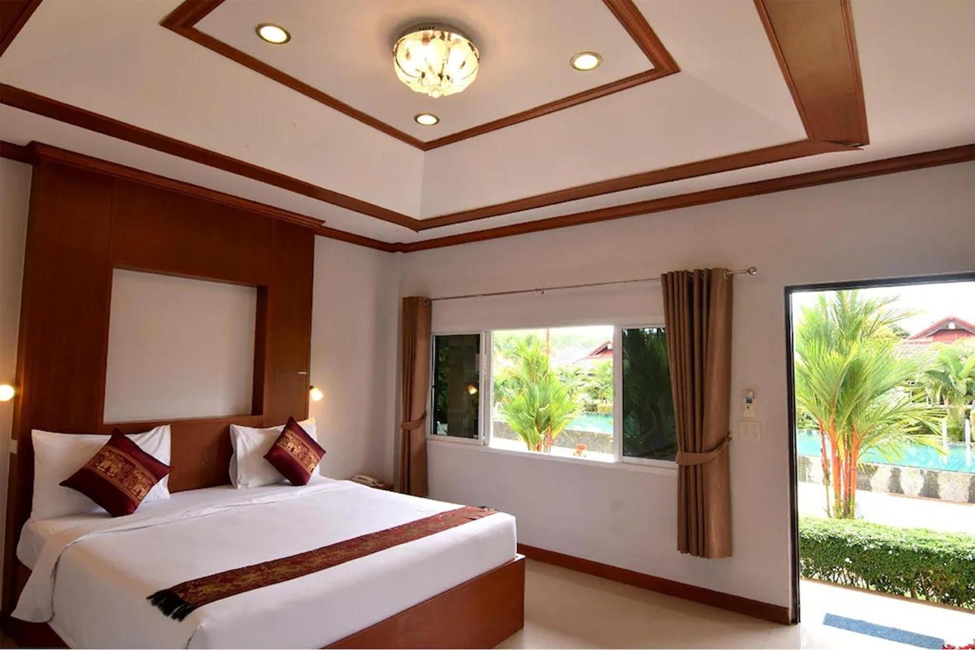 Airport Hotel 3*
