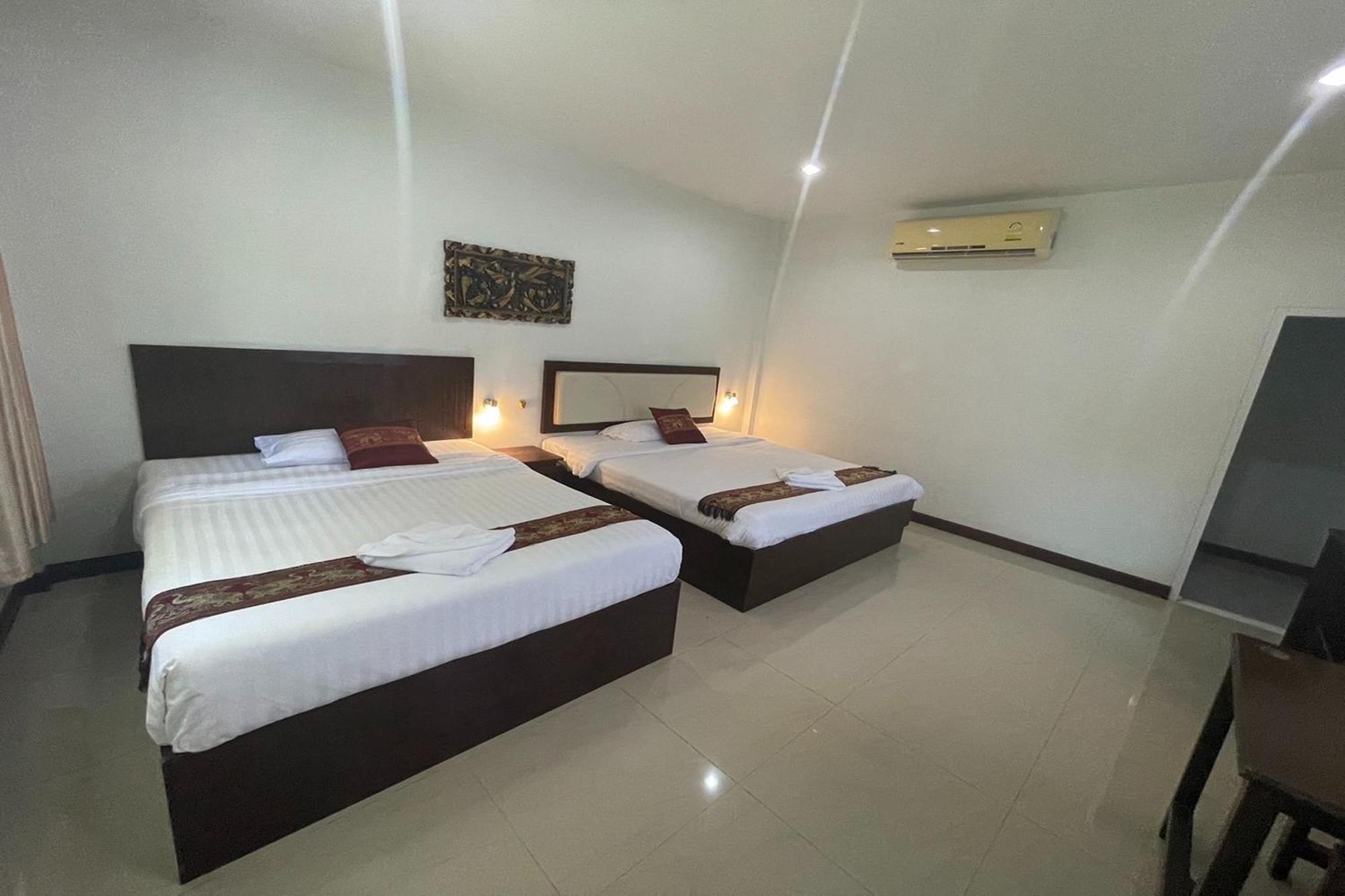 Airport Hotel 3*