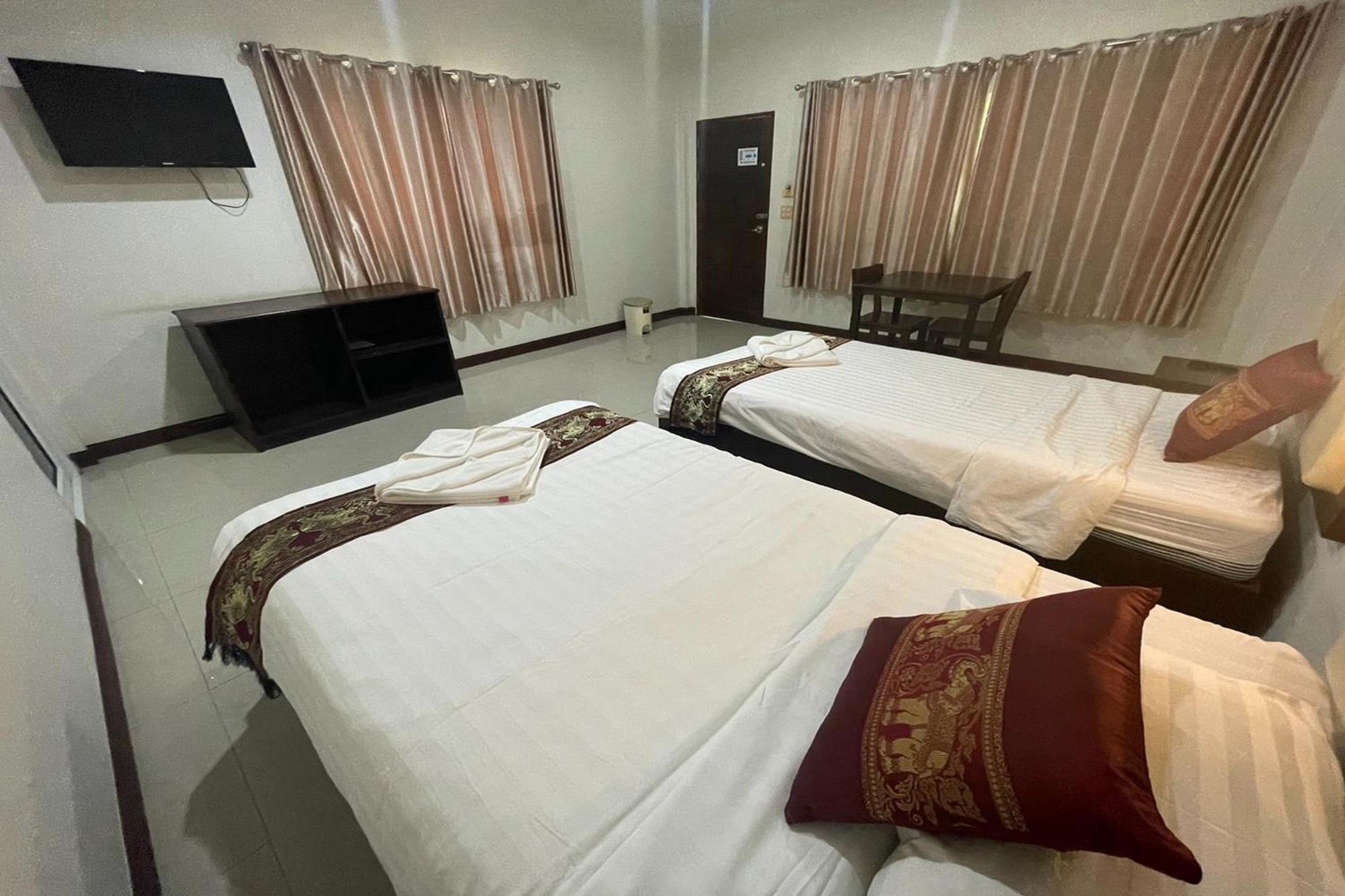 Airport Hotel 3*