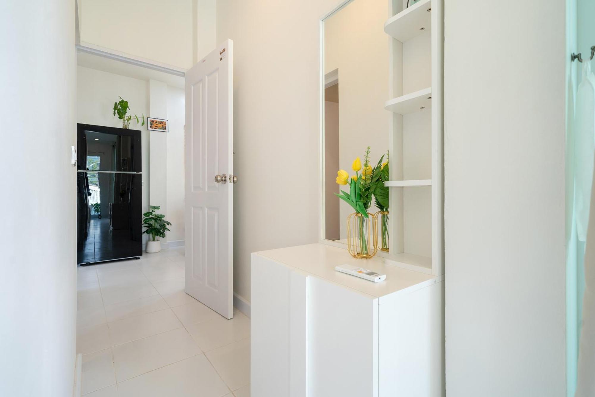 Villa 2br Pool House In Kamala, Delmar