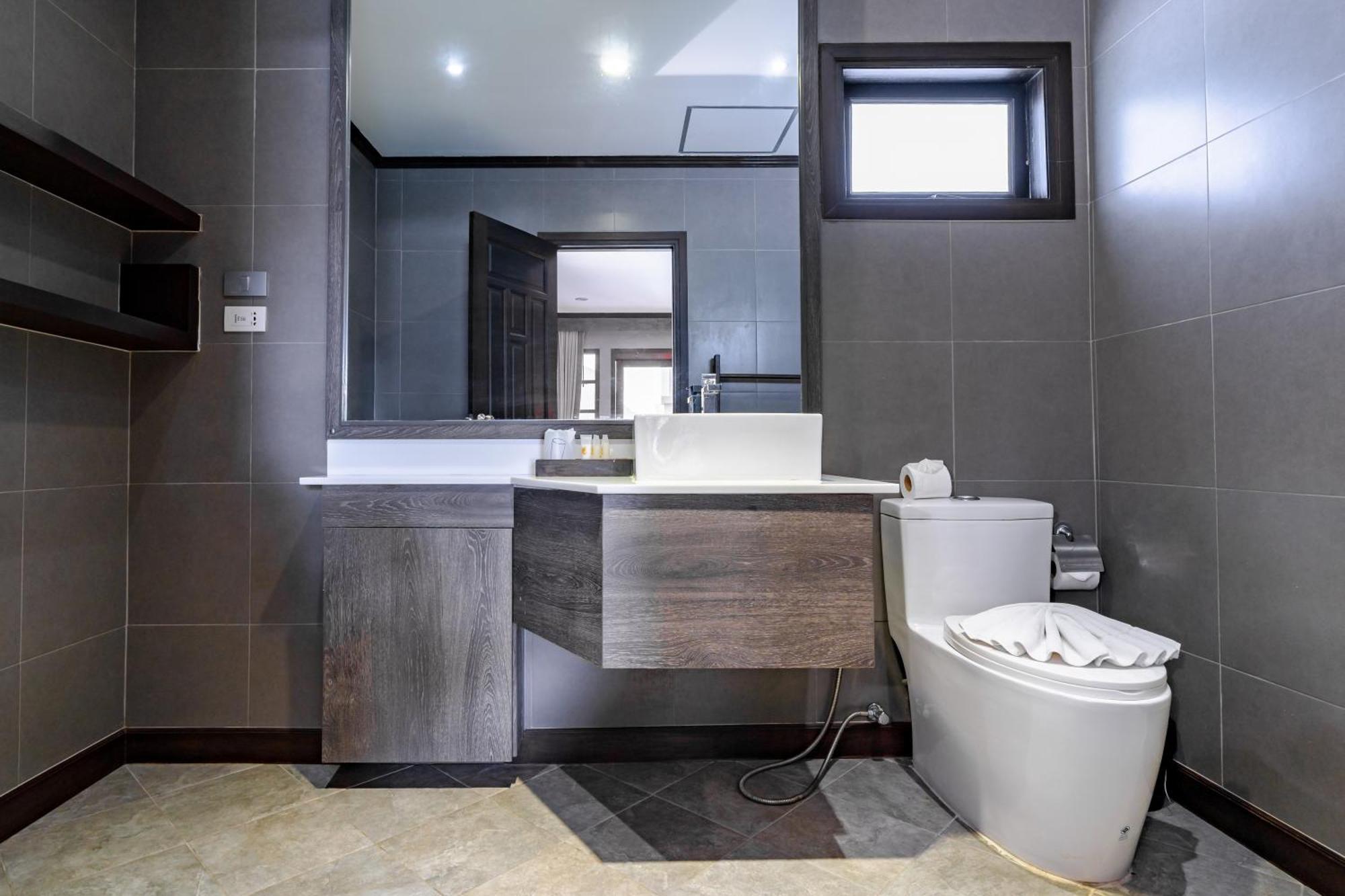 Naiya Buree Boutique Nai Harn