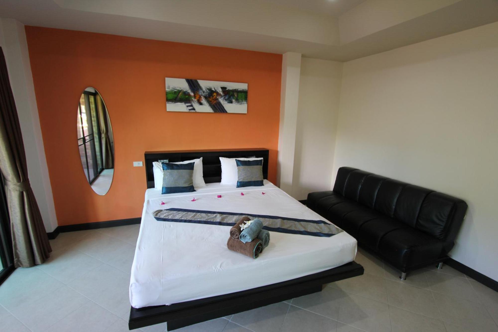 Babylon Pool 4* Nai Harn