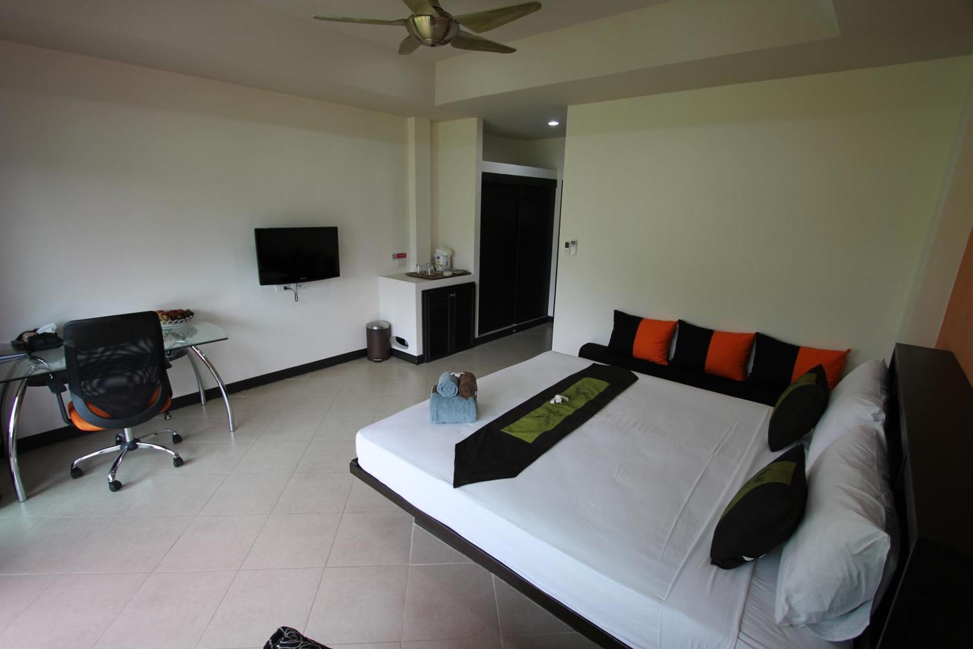 Resort Babylon Pool 4*