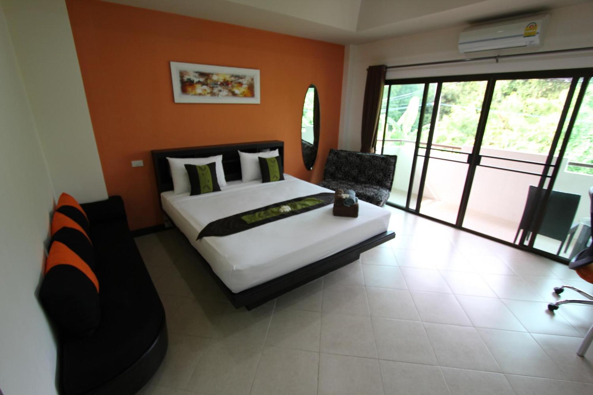 Babylon Pool 4*