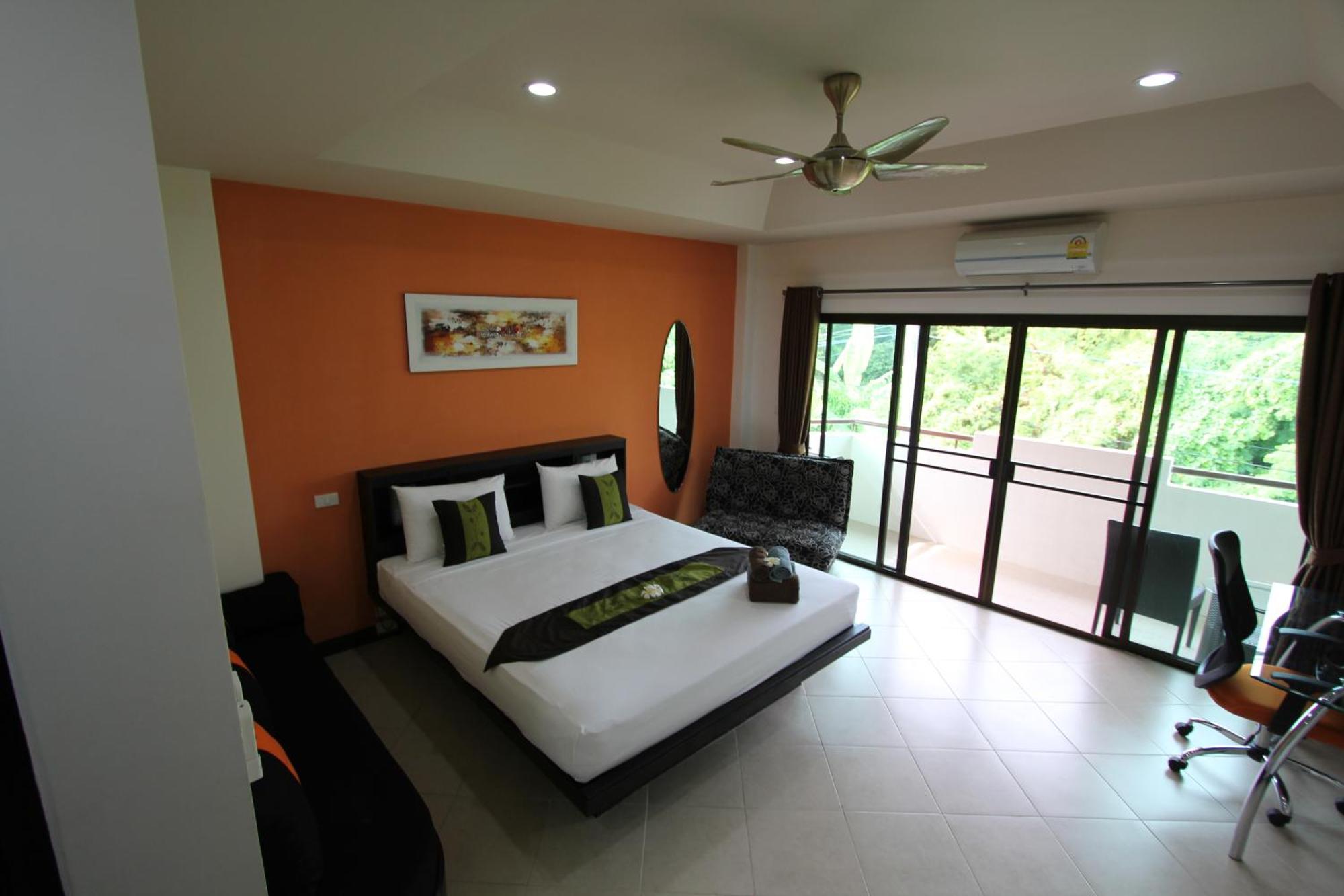 Resort Babylon Pool
