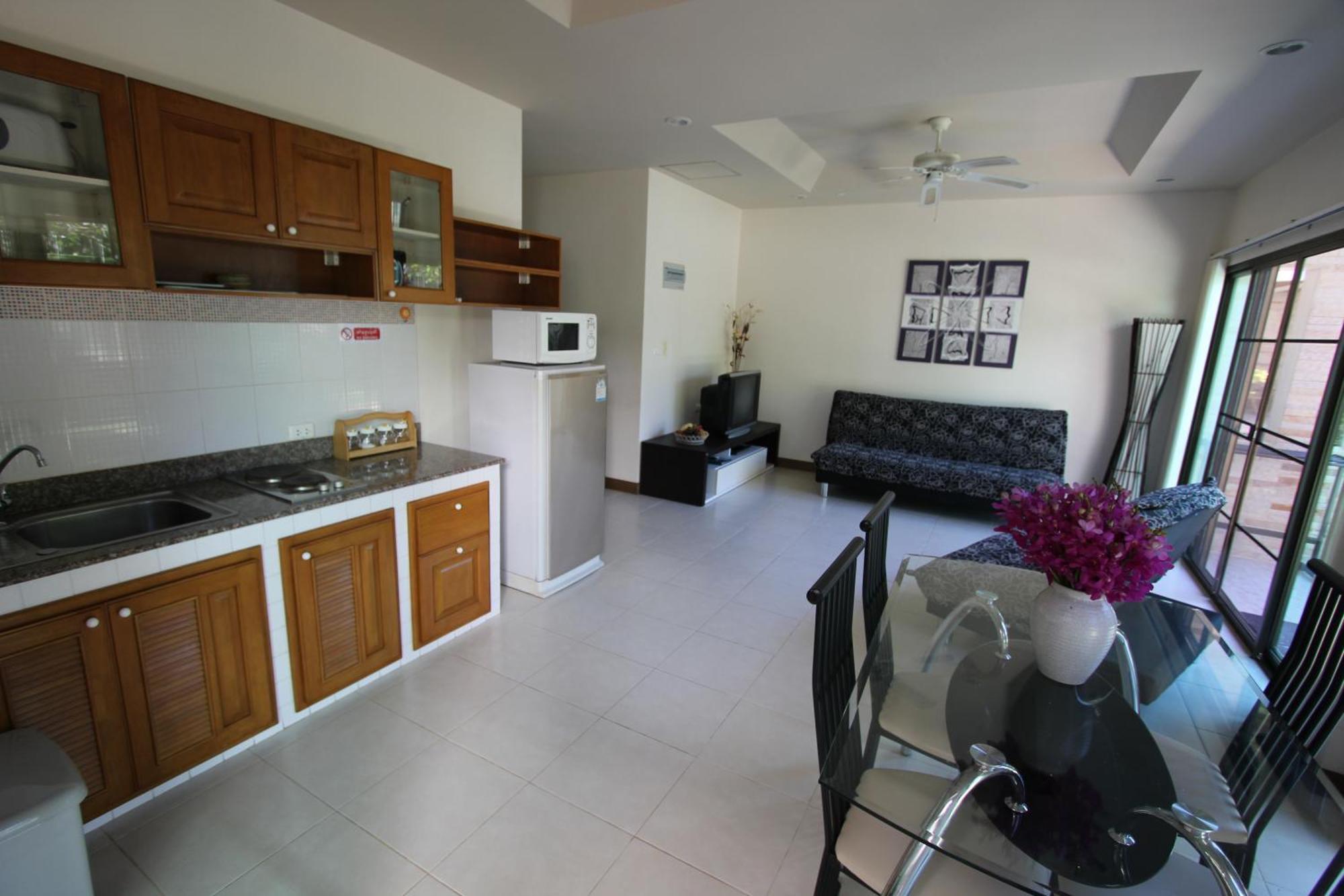 Babylon Pool Resort Nai Harn
