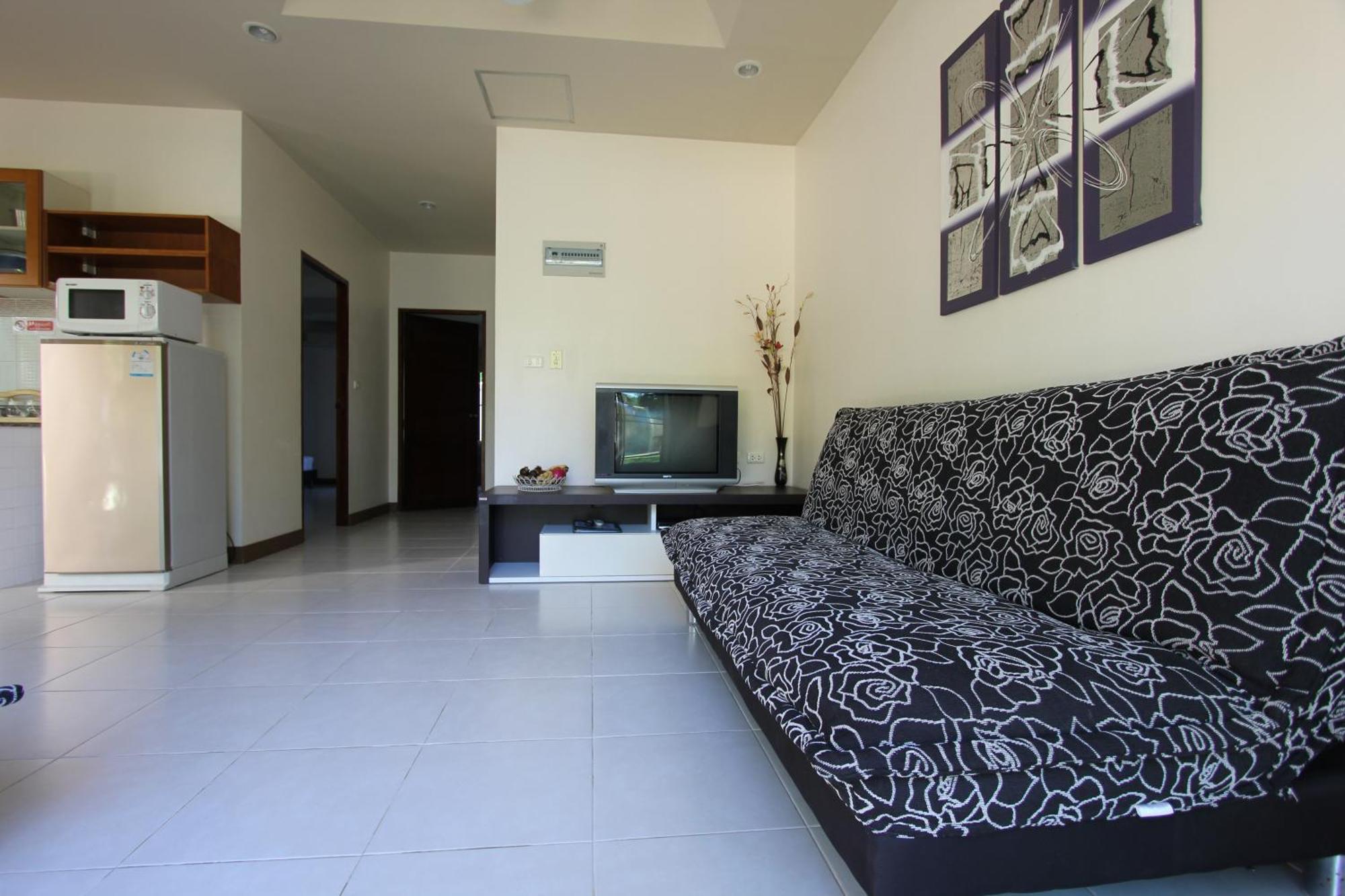 Babylon Pool 4*
