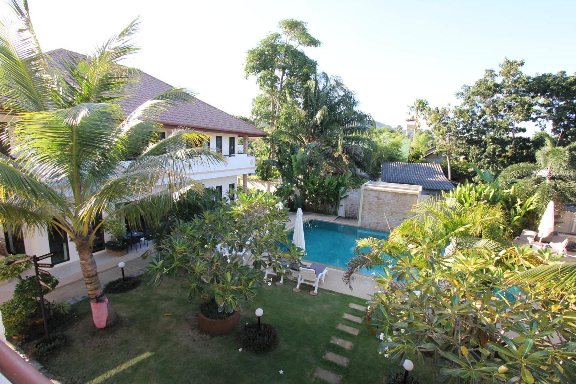 Resort Babylon Pool