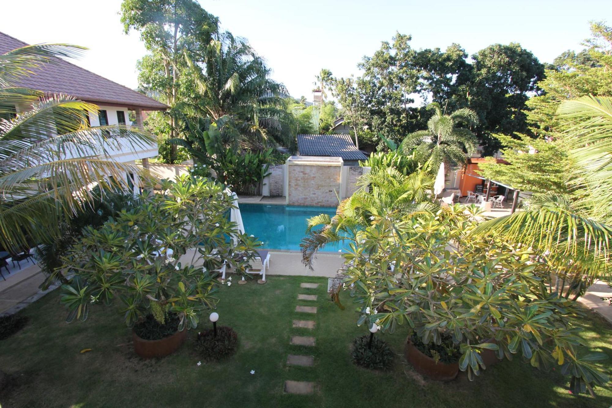 Resort Babylon Pool 4*