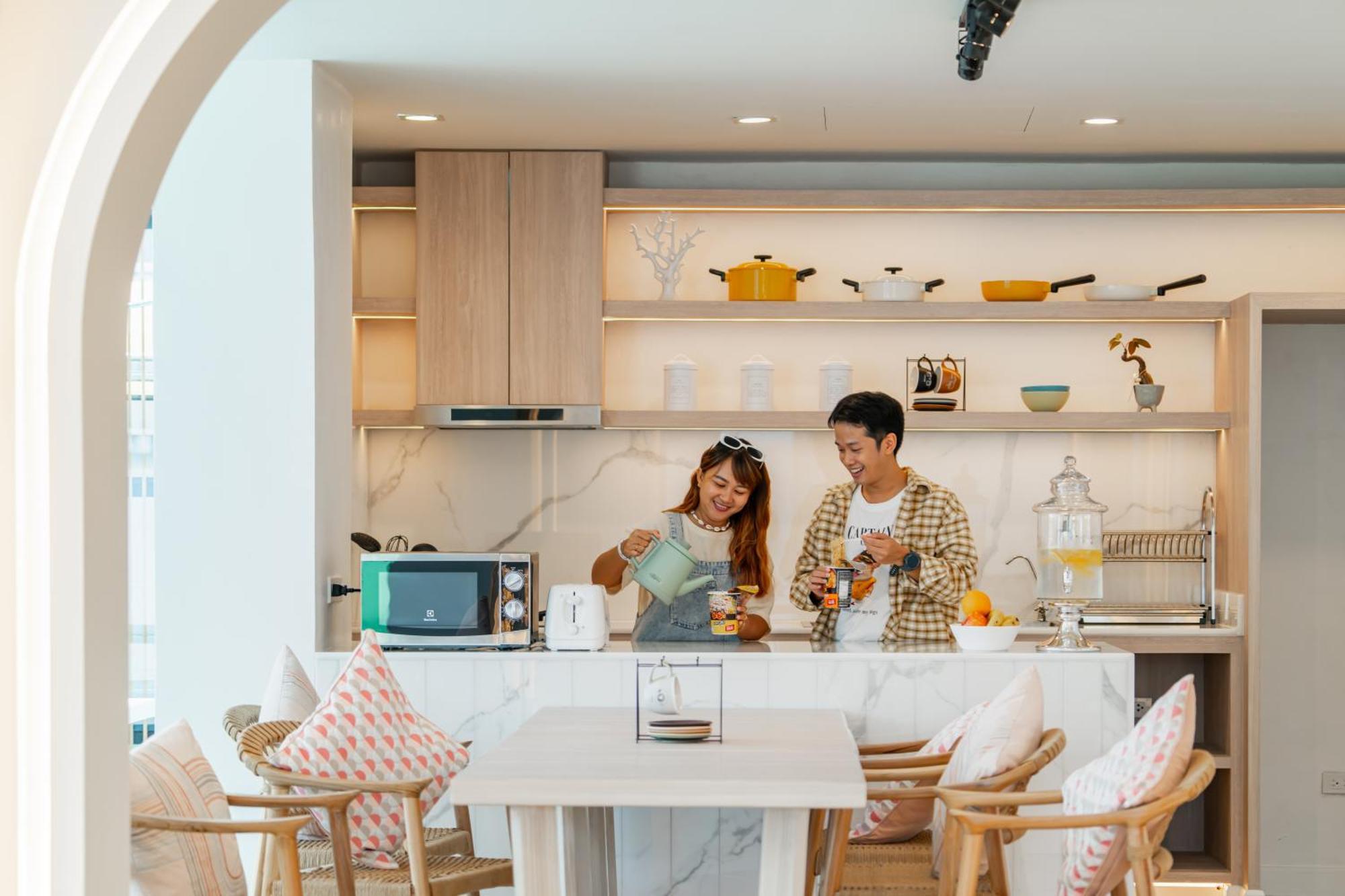 The Tint At Town - Sha Phuket