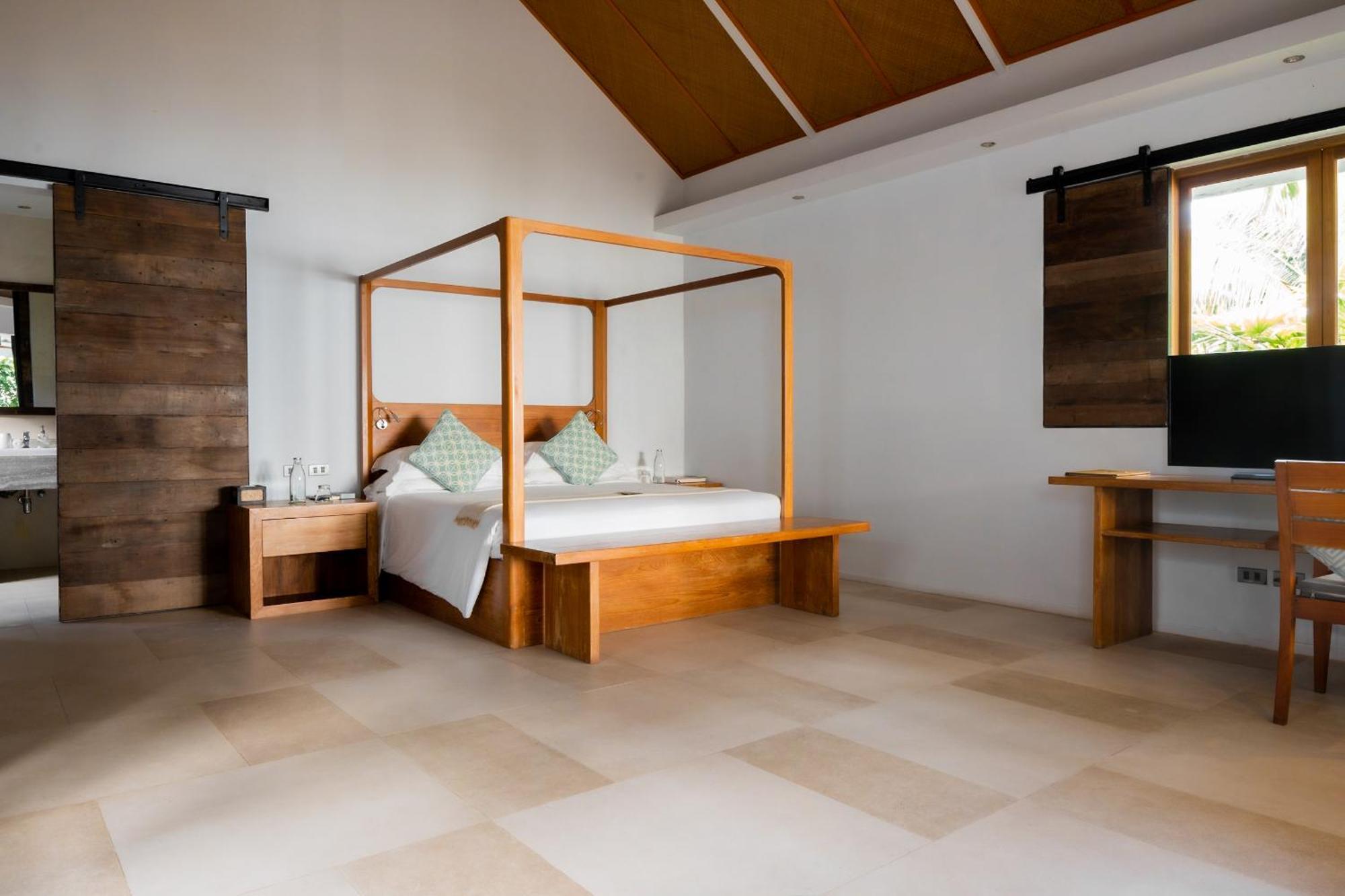 Resort The Cove 4*