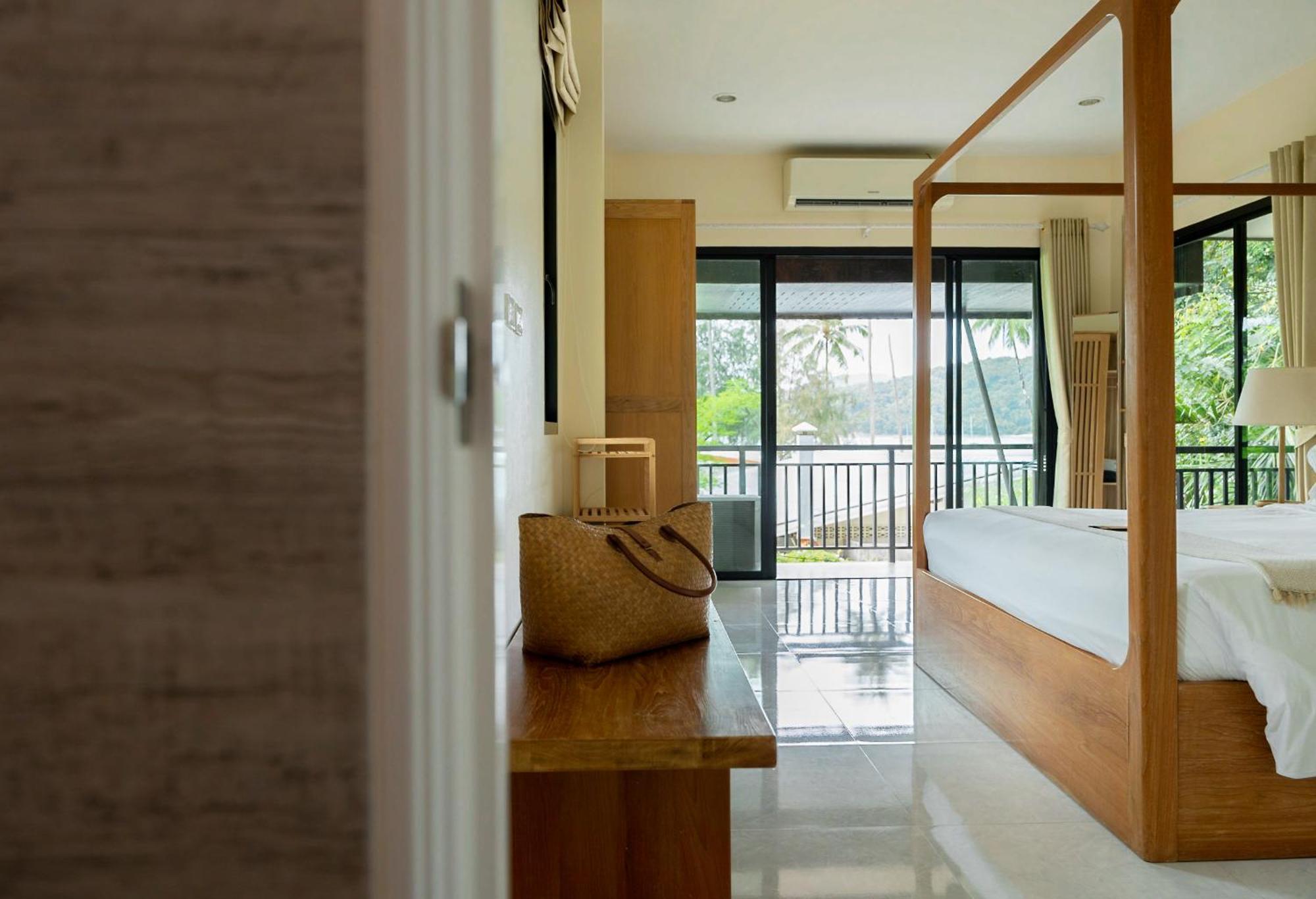 Resort The Cove Cape Panwa