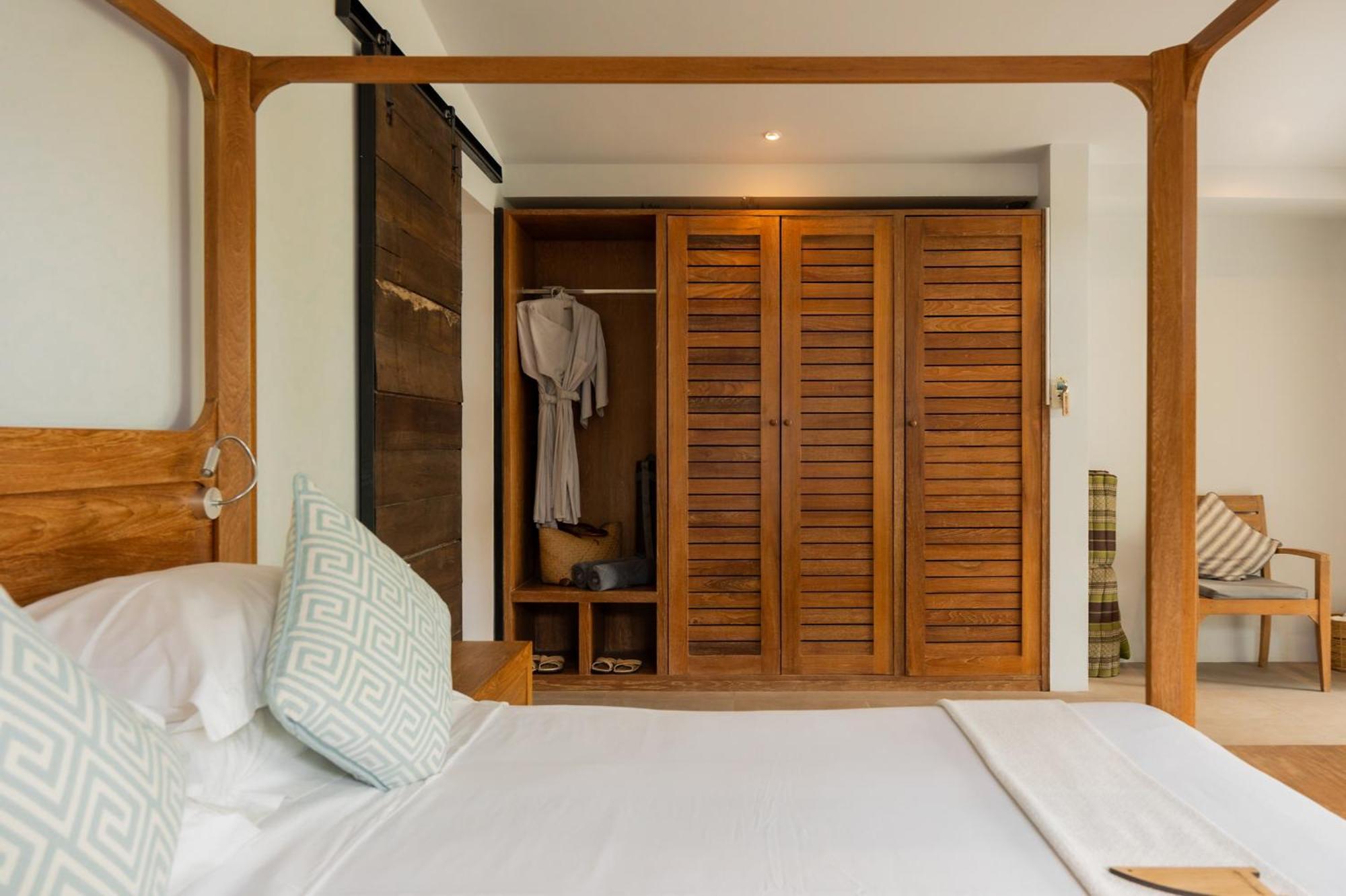 The Cove 4*