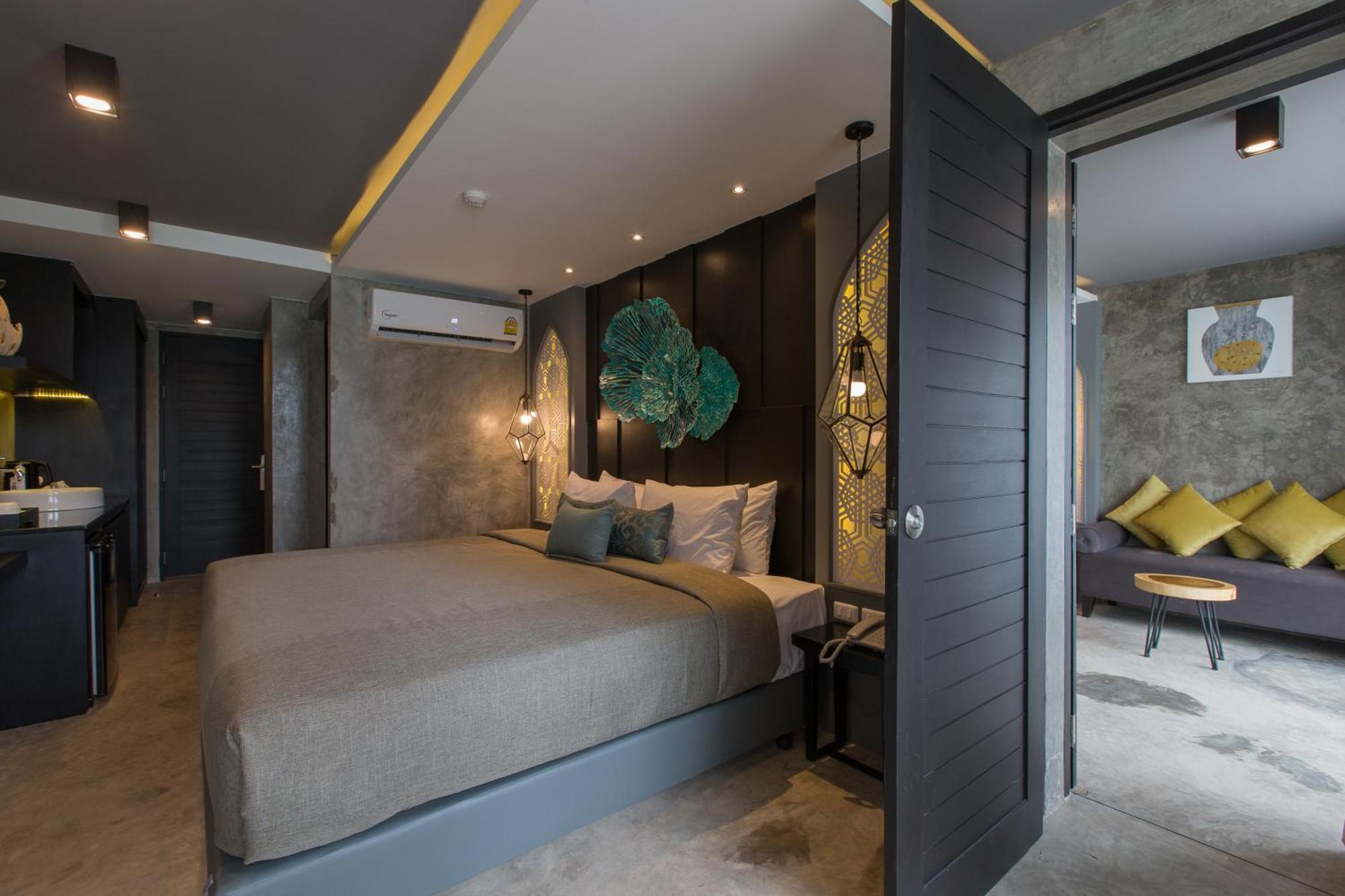 Signature Boutique Hotel 3*