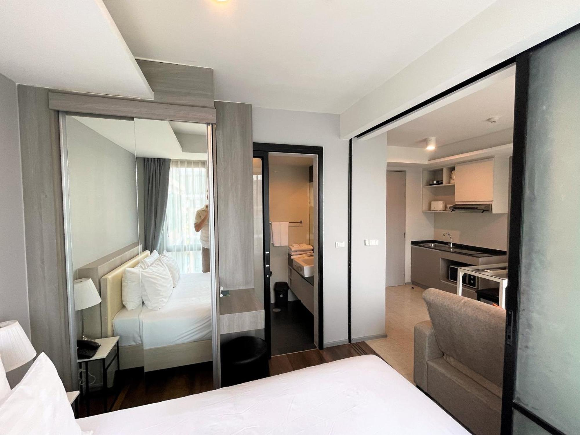 6th Avenue By Lofty * Pantai Surin