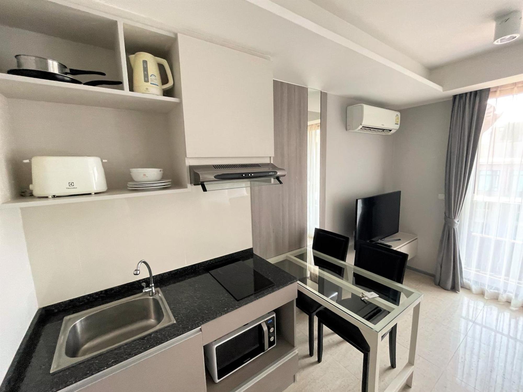 Pangsapuri 6th Avenue By Lofty *