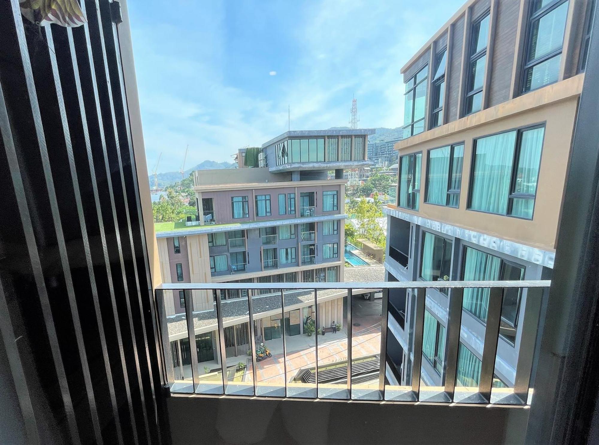 6th Avenue By Lofty * Pantai Surin