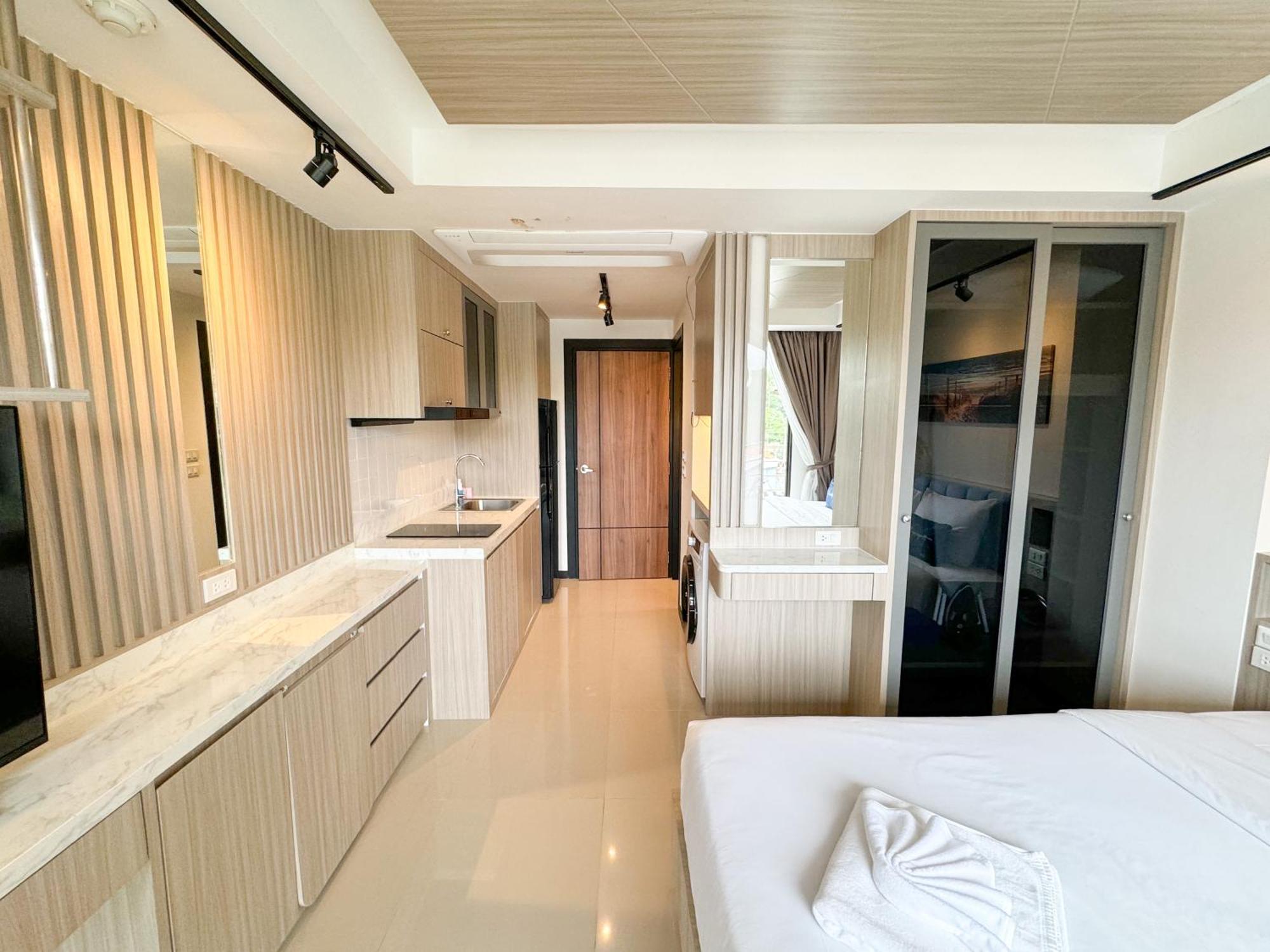 студия вид на бассейн раваи 418 By Ibg Apartment *