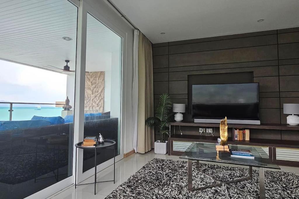 Baycliff 3-bedroom 160 M2 With Sea View Terrace Apartment