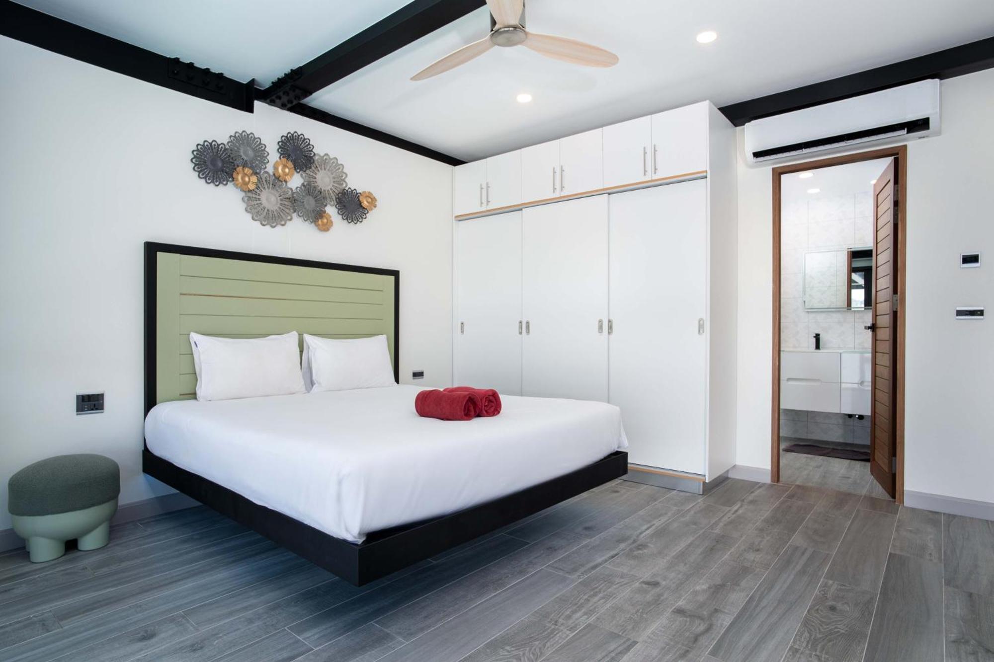 Trendy Loft-style 4br Pool Sunset Garden 7