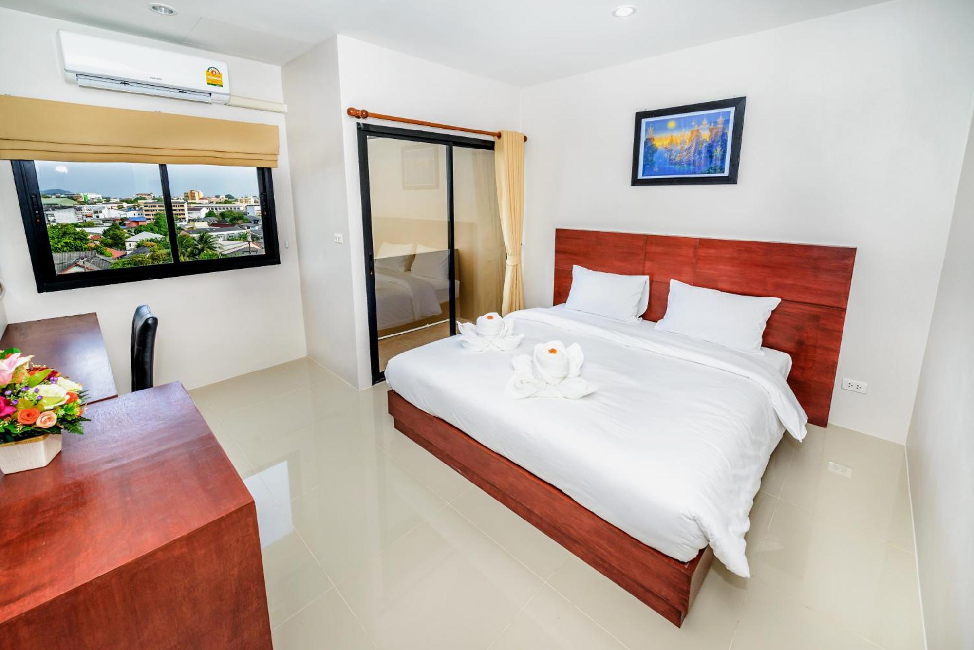 The Topaz Town Aparthotel