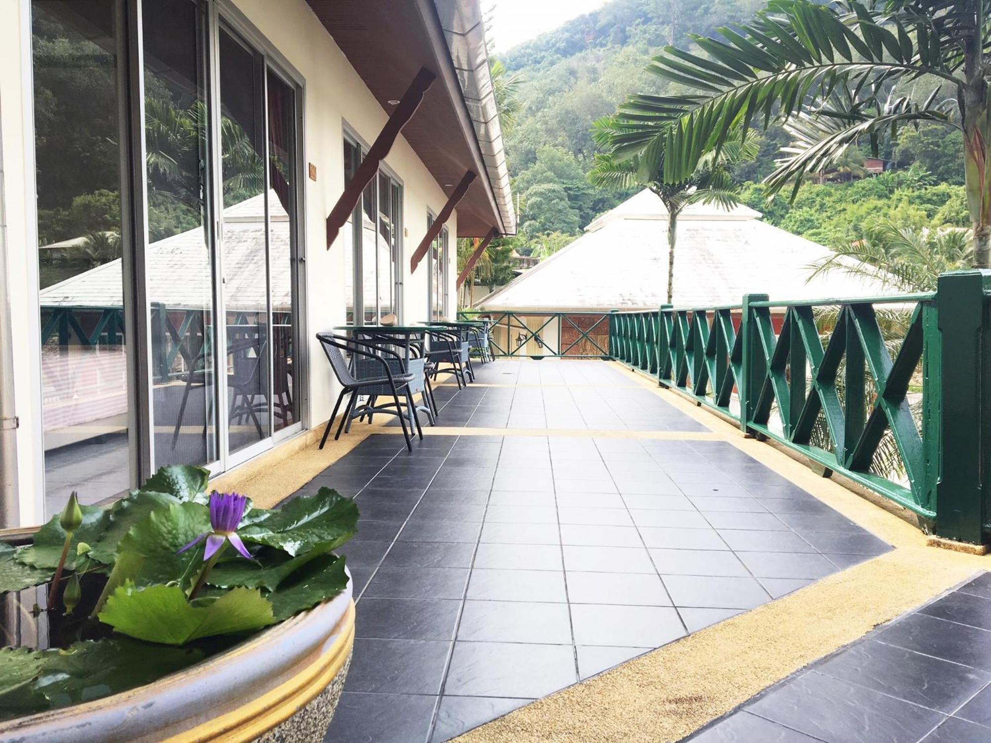 Serenity Lakeside Hotel Kathu