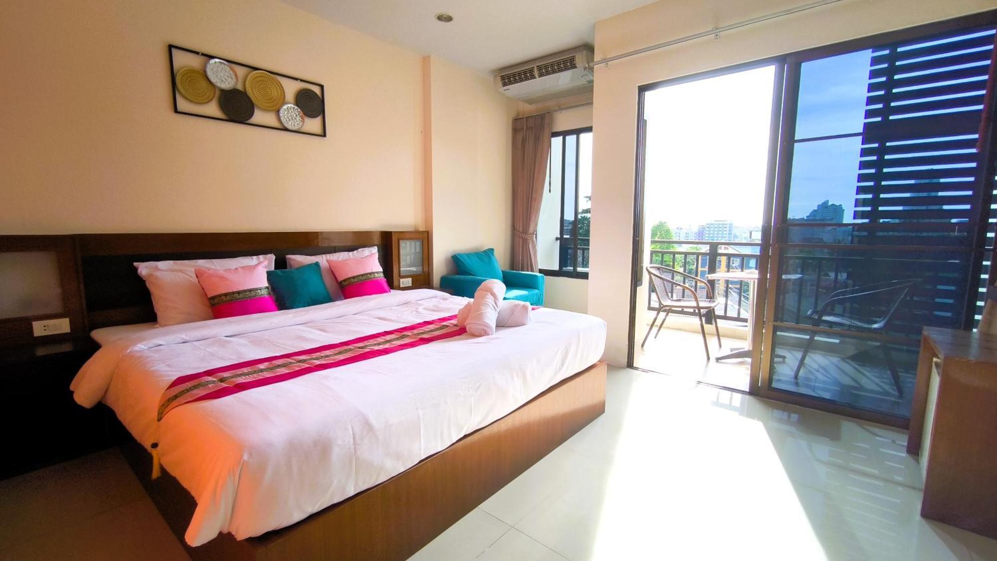 Lucky Buako Hotel 3*