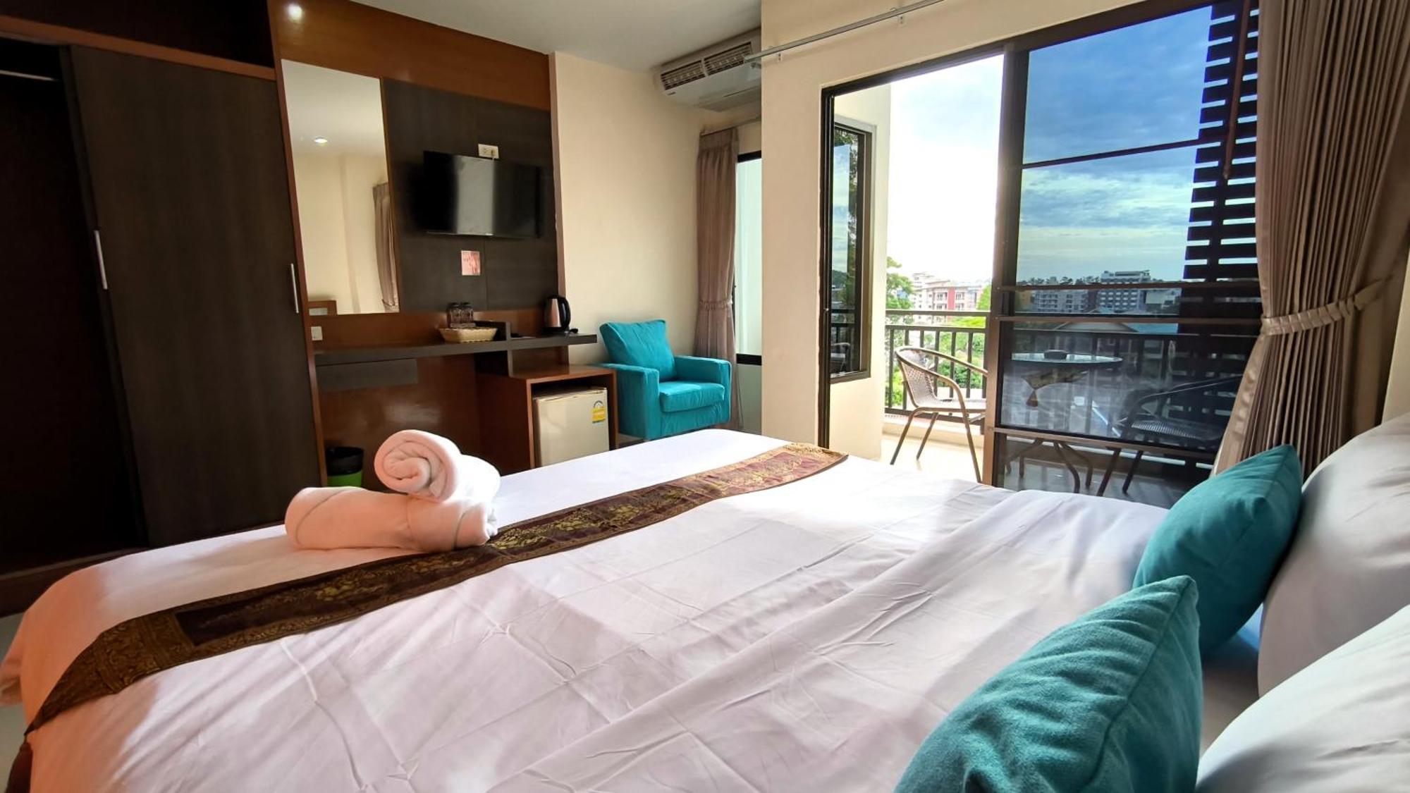Lucky Buako Hotel 3*