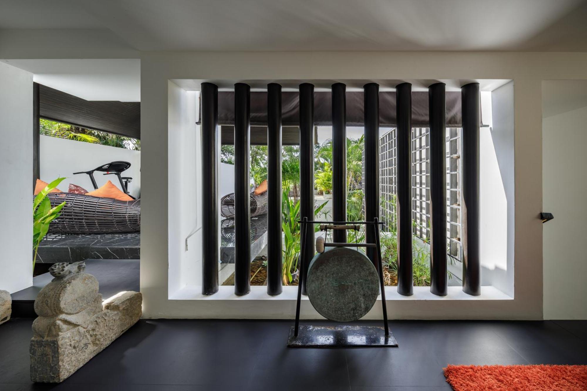 Vila Yang, Private Oceanfront Villa,