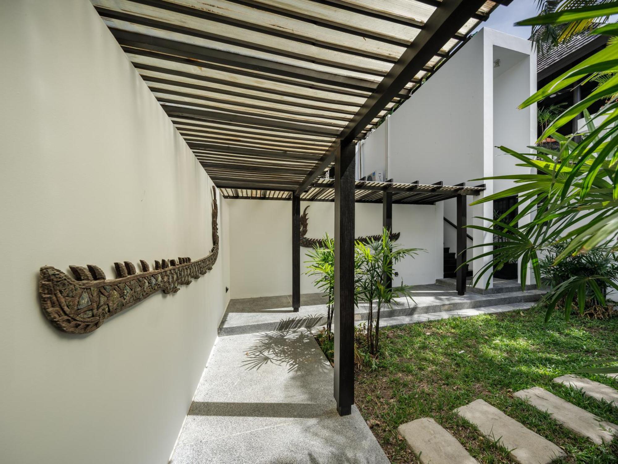 Yang, Private Oceanfront Villa,