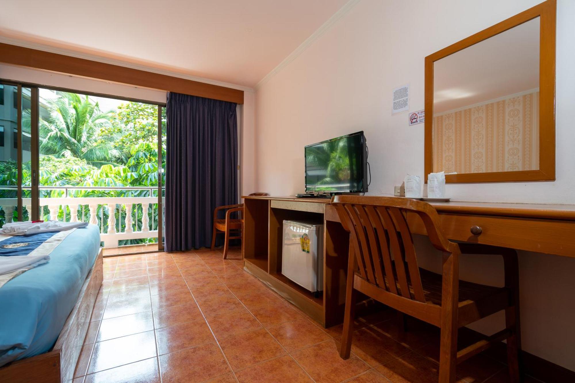 & Hotel