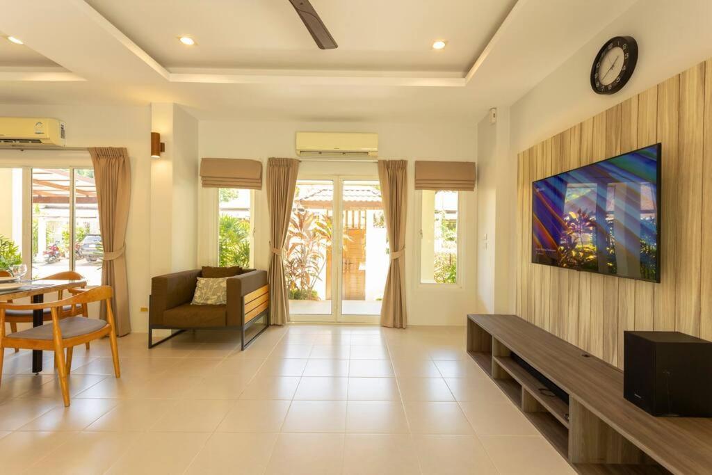 Sunny Pool Rawai, Close To Amenities #v87 * Phuket