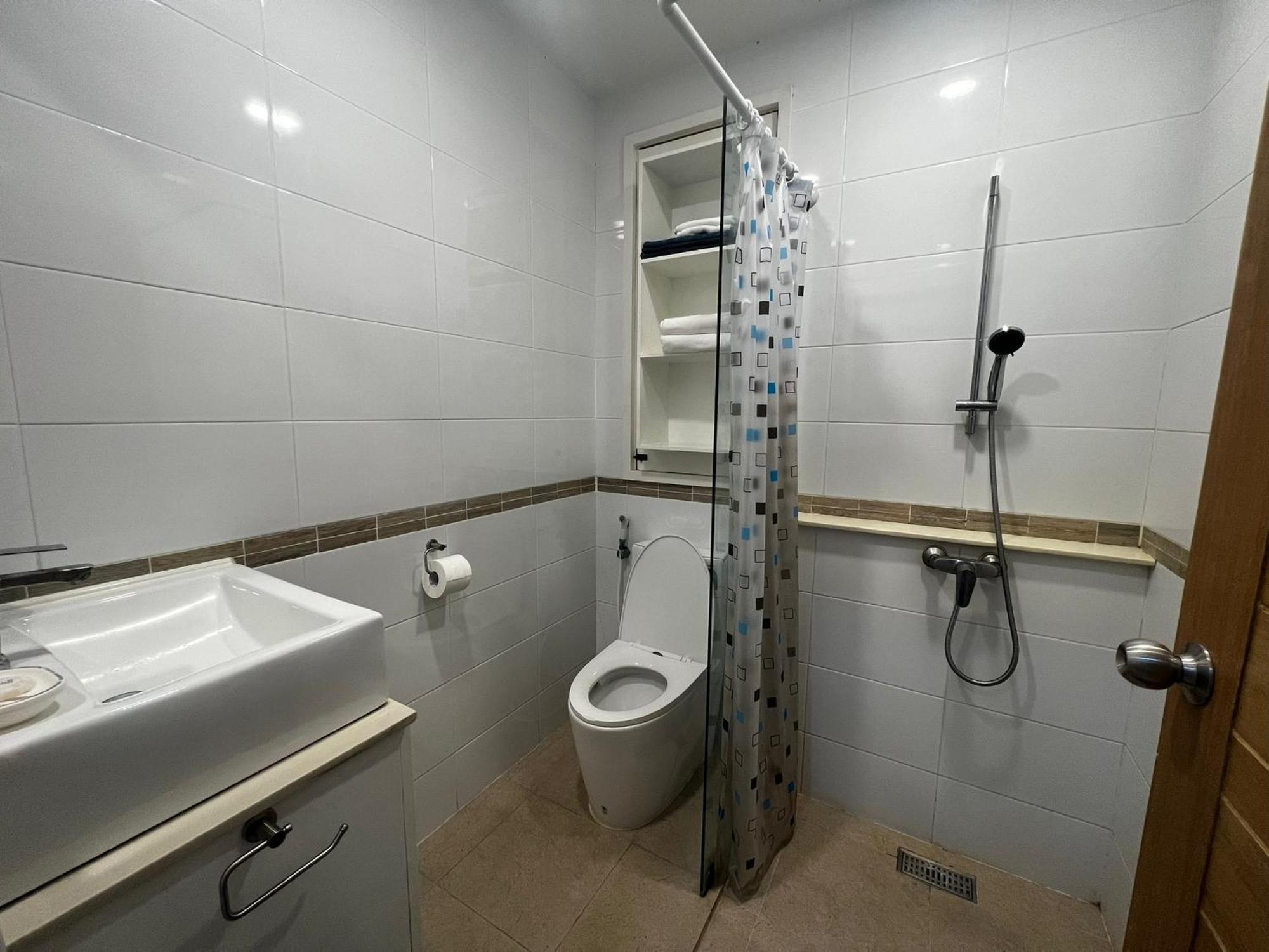 Tower 2bedroom 2 Bathrooms, Corner View Apartment *