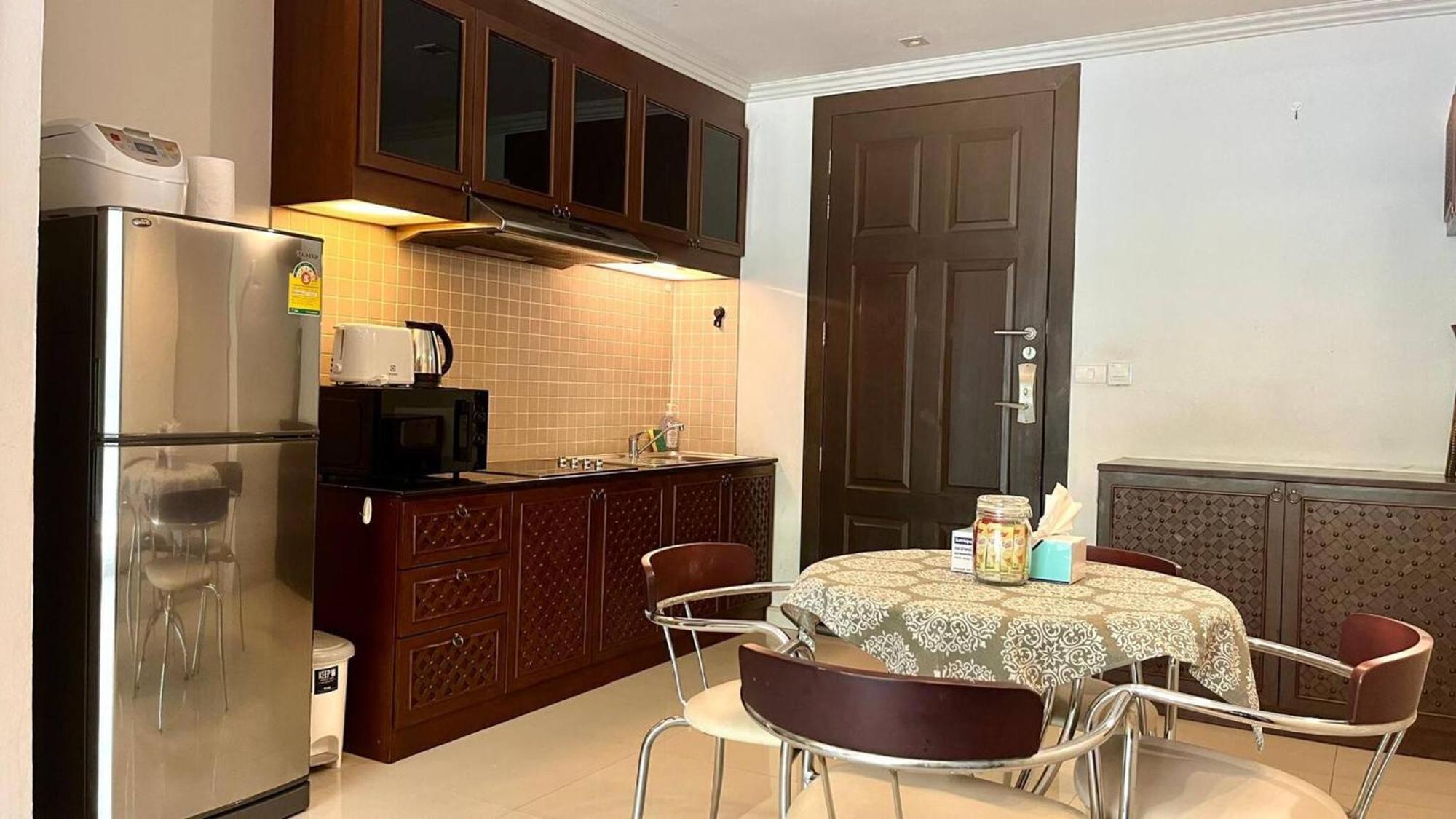 Apartment 626 Large 1 Br1bath 1 Km Walking To
