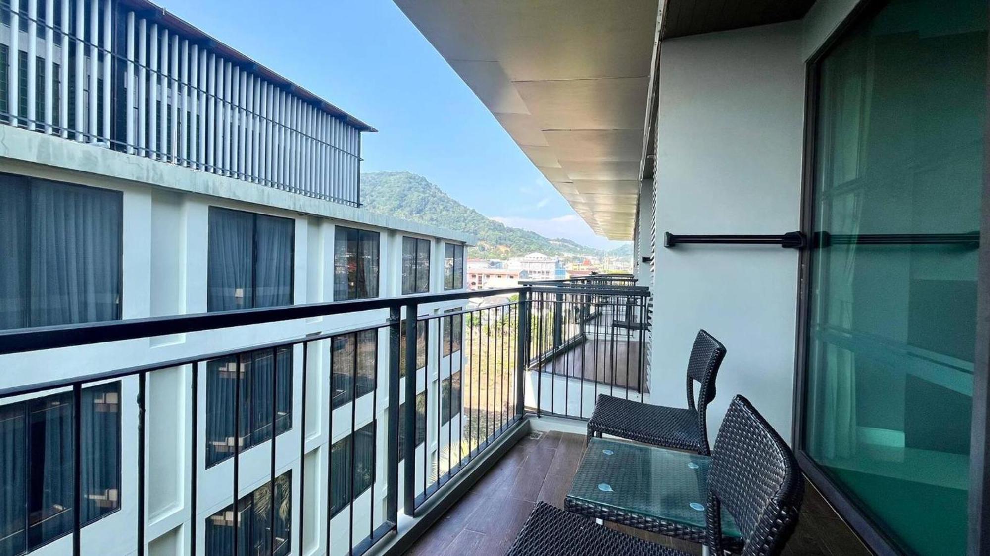 4605-5-star Seaview 30m To * Patong