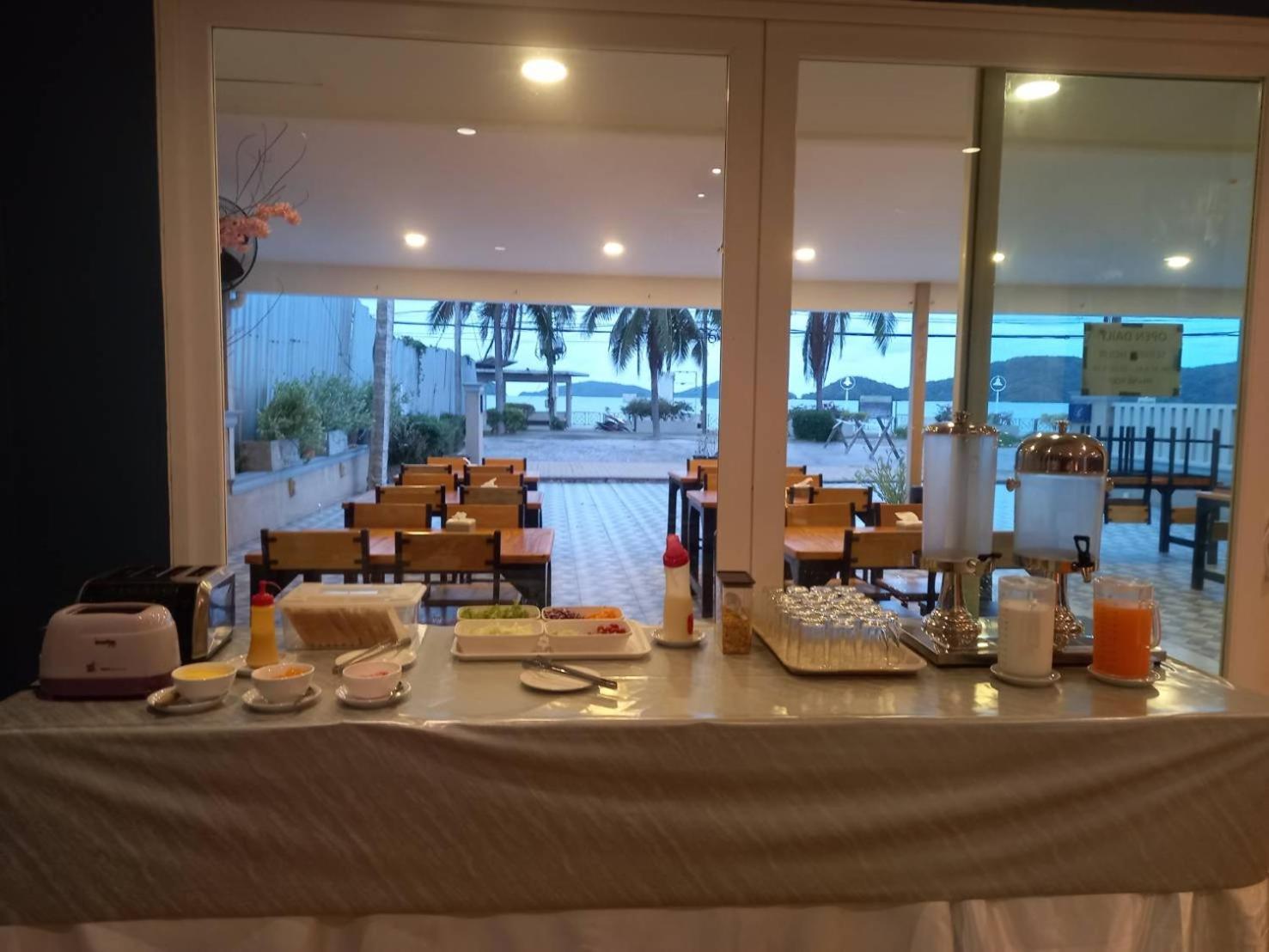 Hotel Panwa Side Beachfront 4*