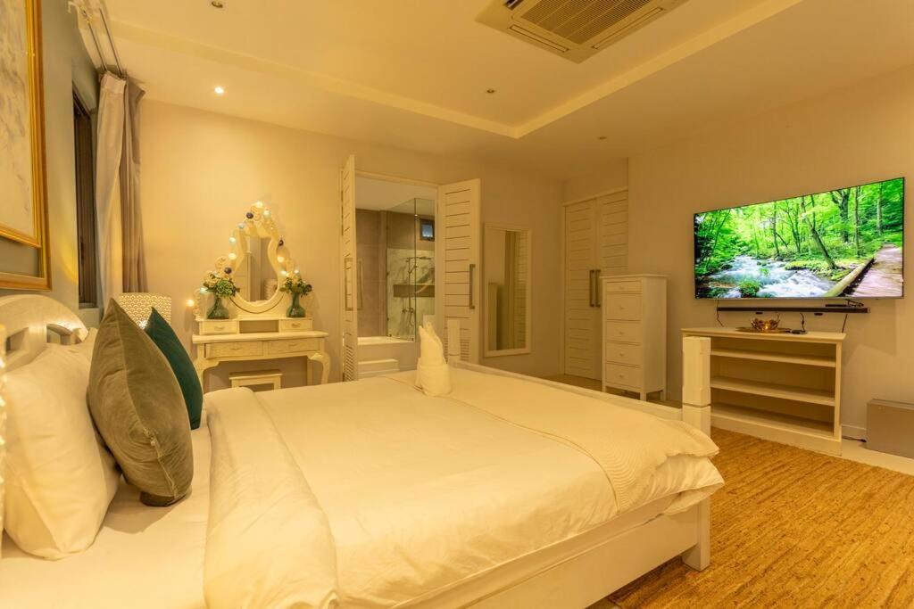 Brand New, Designer Furnishing, Hot Tub, Gym, Pool V98 Ban Saiyuan